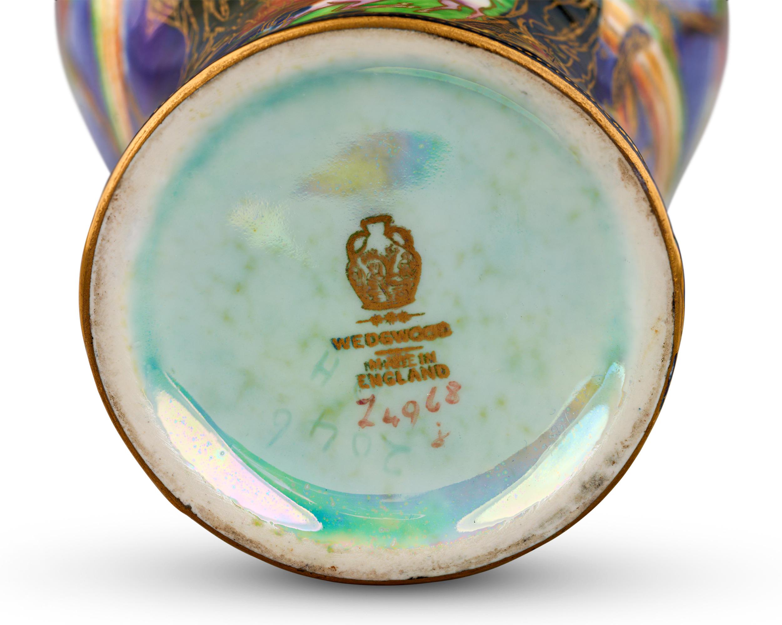 Vaso coperto Wedgwood Fairyland Lustre Rainbow In condizioni ottime in vendita a New Orleans, LA
