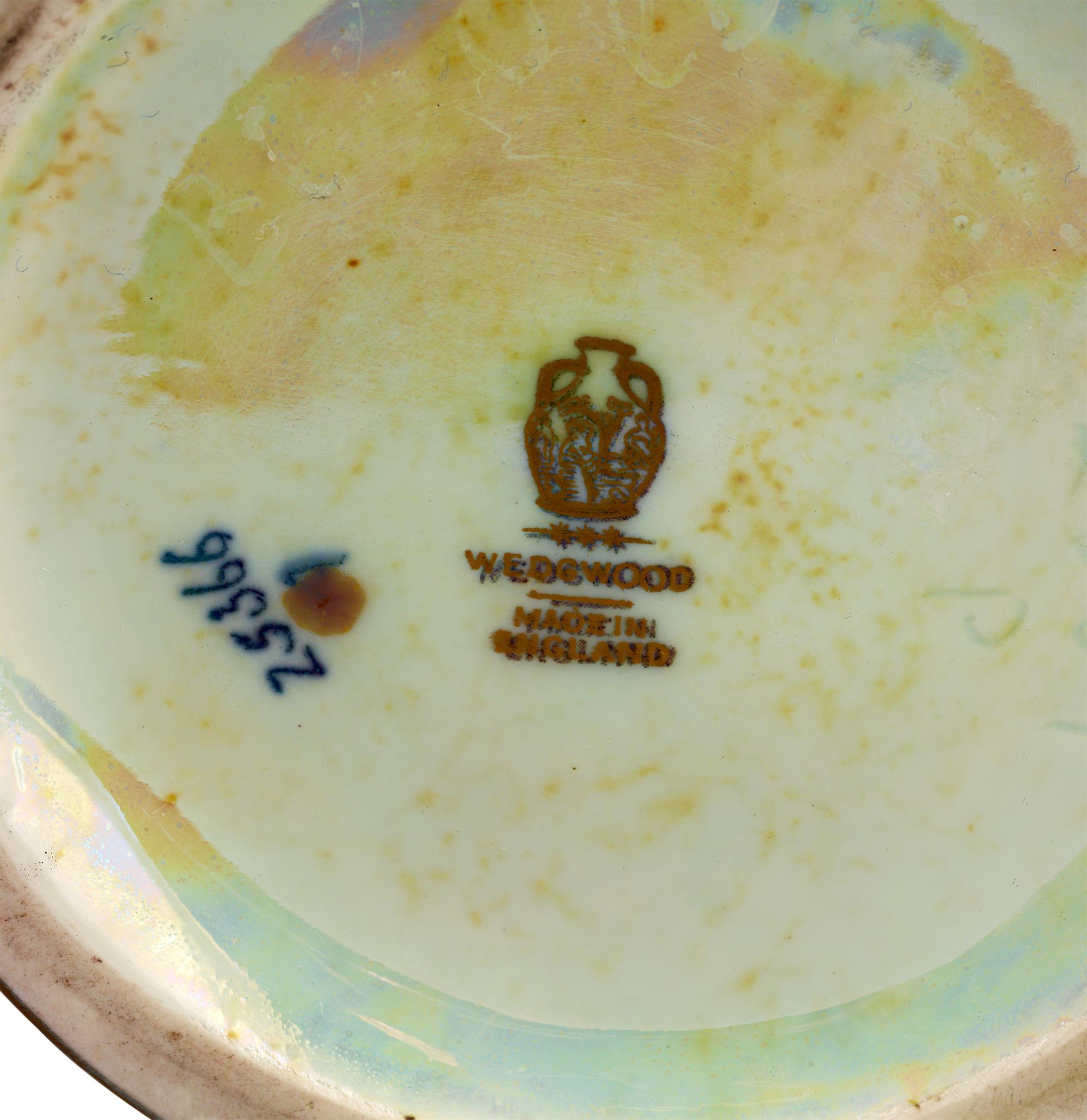 Vaso Wedgwood Fairyland Lustre Rainbow In condizioni ottime in vendita a New Orleans, LA