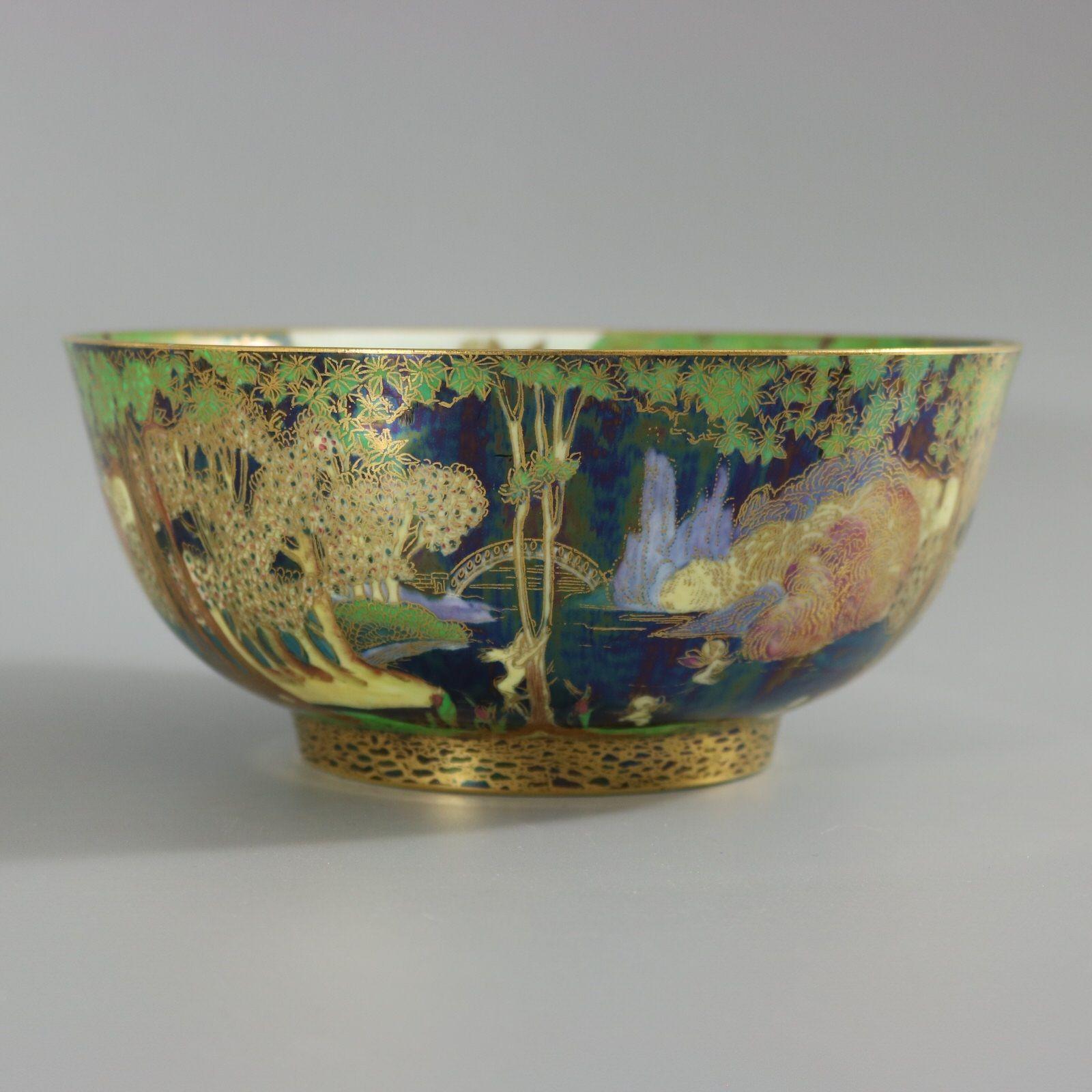 Wedgwood Fairyland lustre Woodland Bridge Imperial Bowl In Good Condition For Sale In Chelmsford, Essex