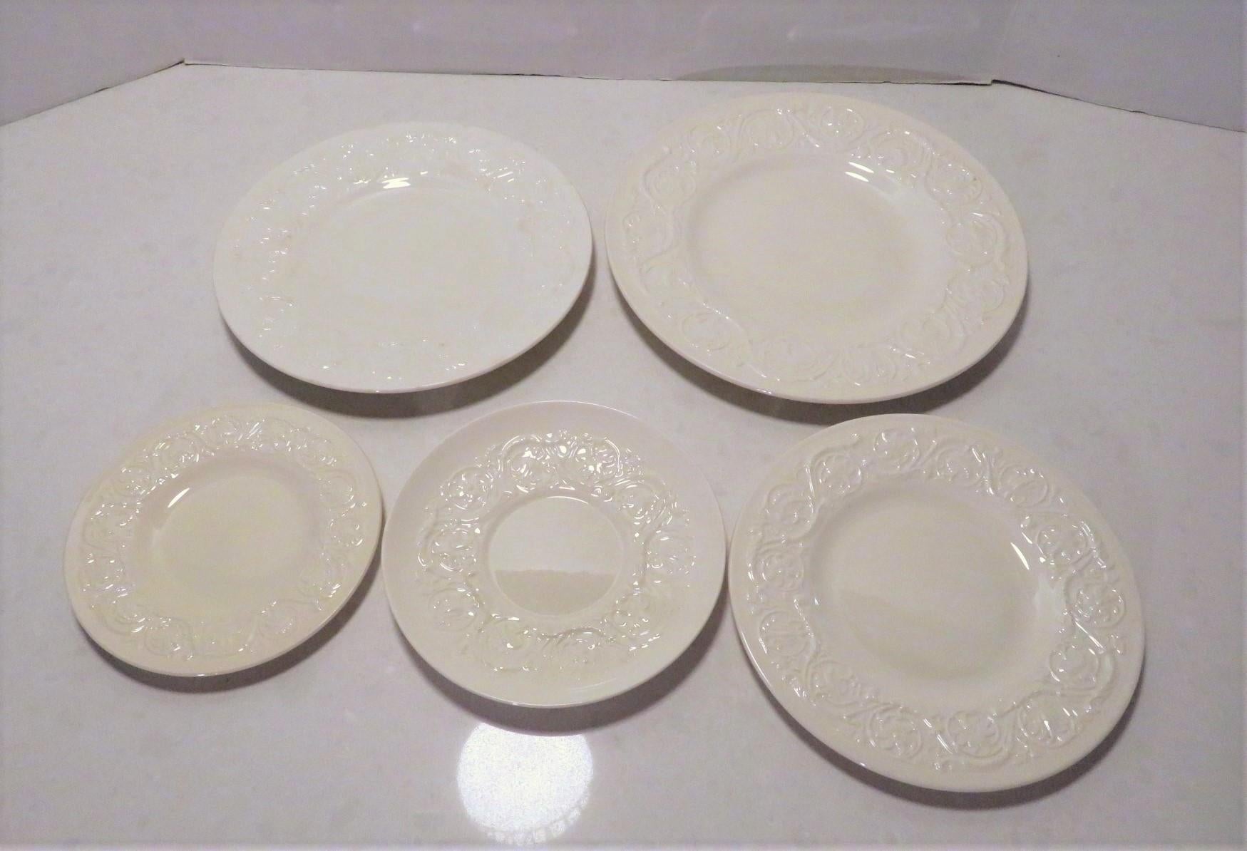 Anglais Service de table Wedgwood en porcelaine fine à motif Patrician, Angleterre, 165 pièces en vente