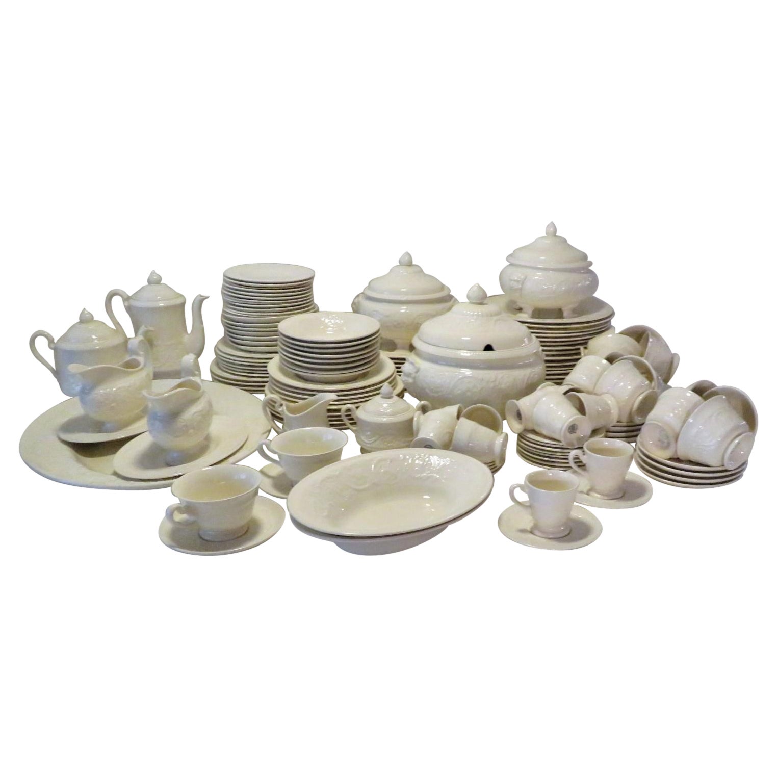 Wedgwood Fine Bone China Dinnerware Patrician Pattern England 165pcs