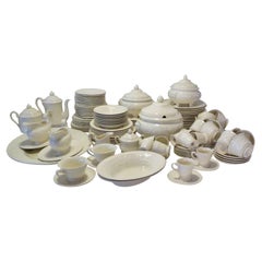 Geschirr aus feinem Knochenporzellan mit Patrician-Muster von Wedgwood, England 165 Teile