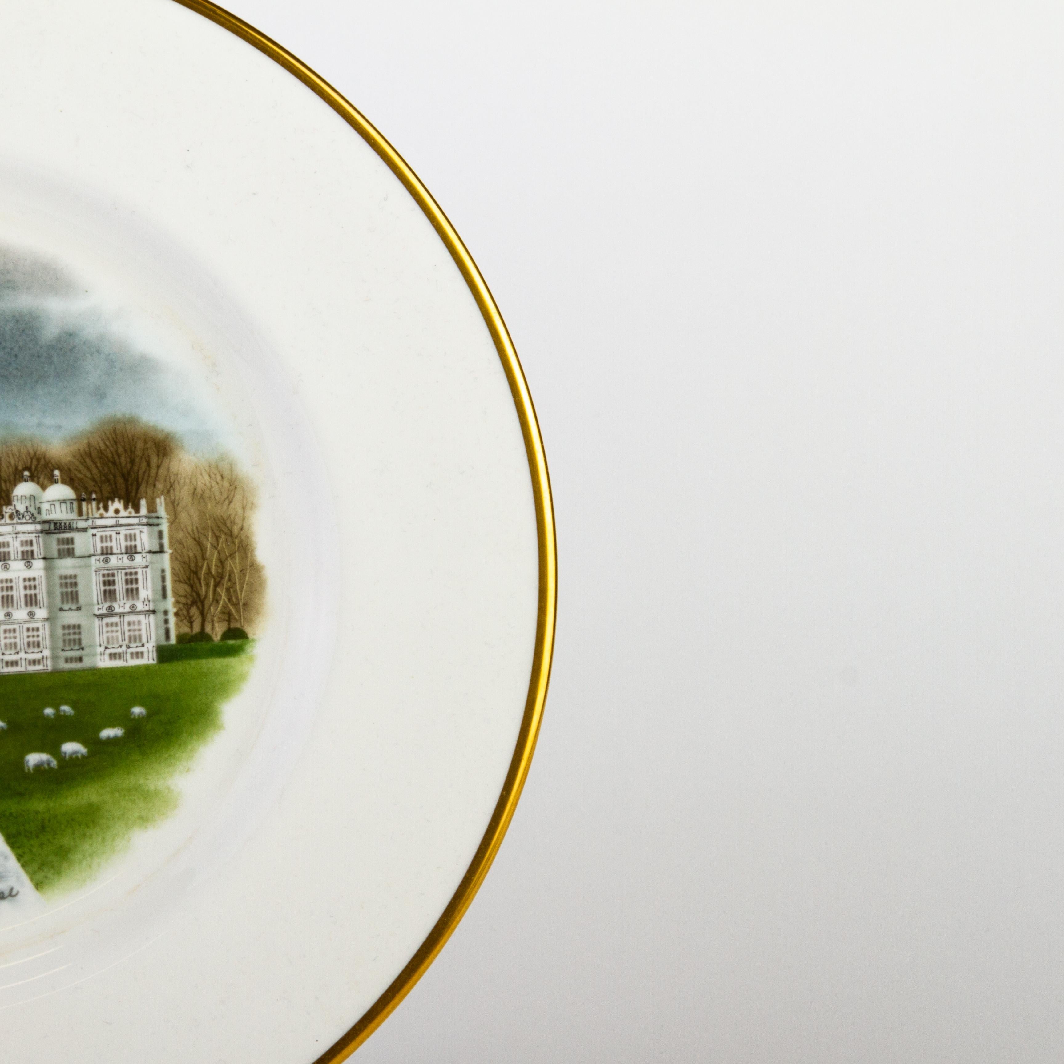 20th Century Wedgwood Fine English Porcelain Plate Depicting Longleat House For Sale
