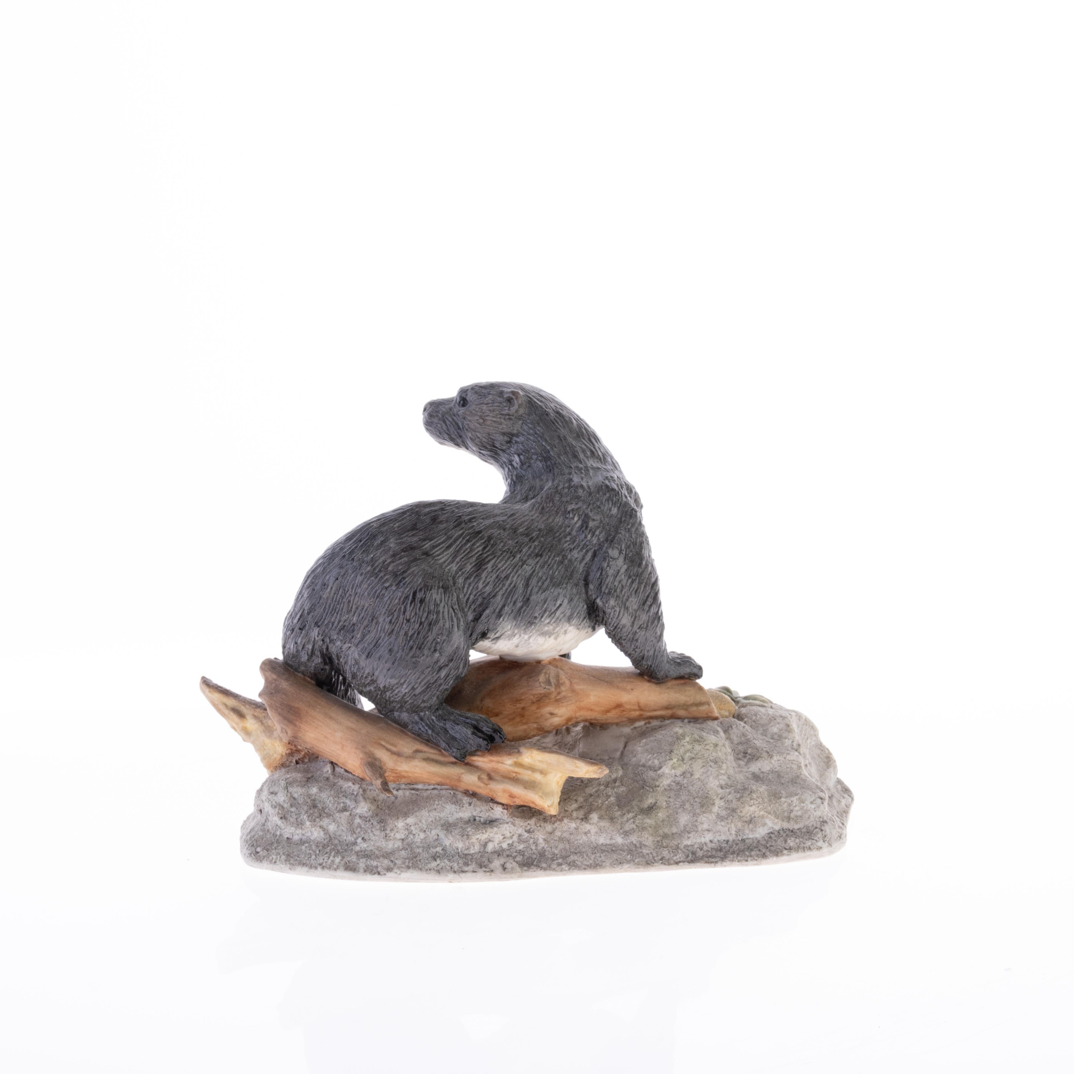 Wedgwood Fine Porcelain Otter Animalier Figure Sculpture Bon état - En vente à Nottingham, GB