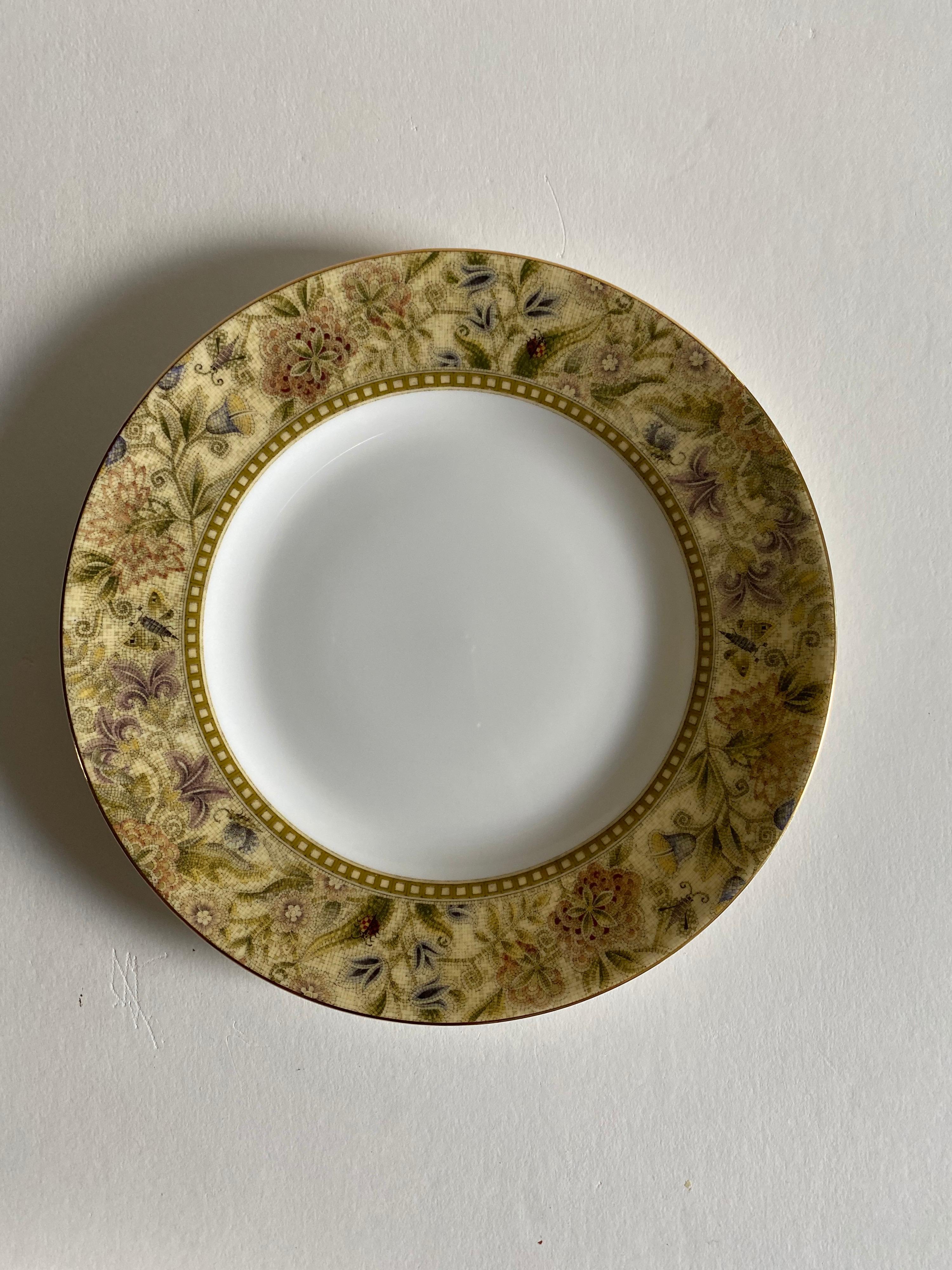 Fin du 20e siècle Ensemble de couverts de table Wedgwood en tapisserie à motifs floraux, 25 pièces en vente