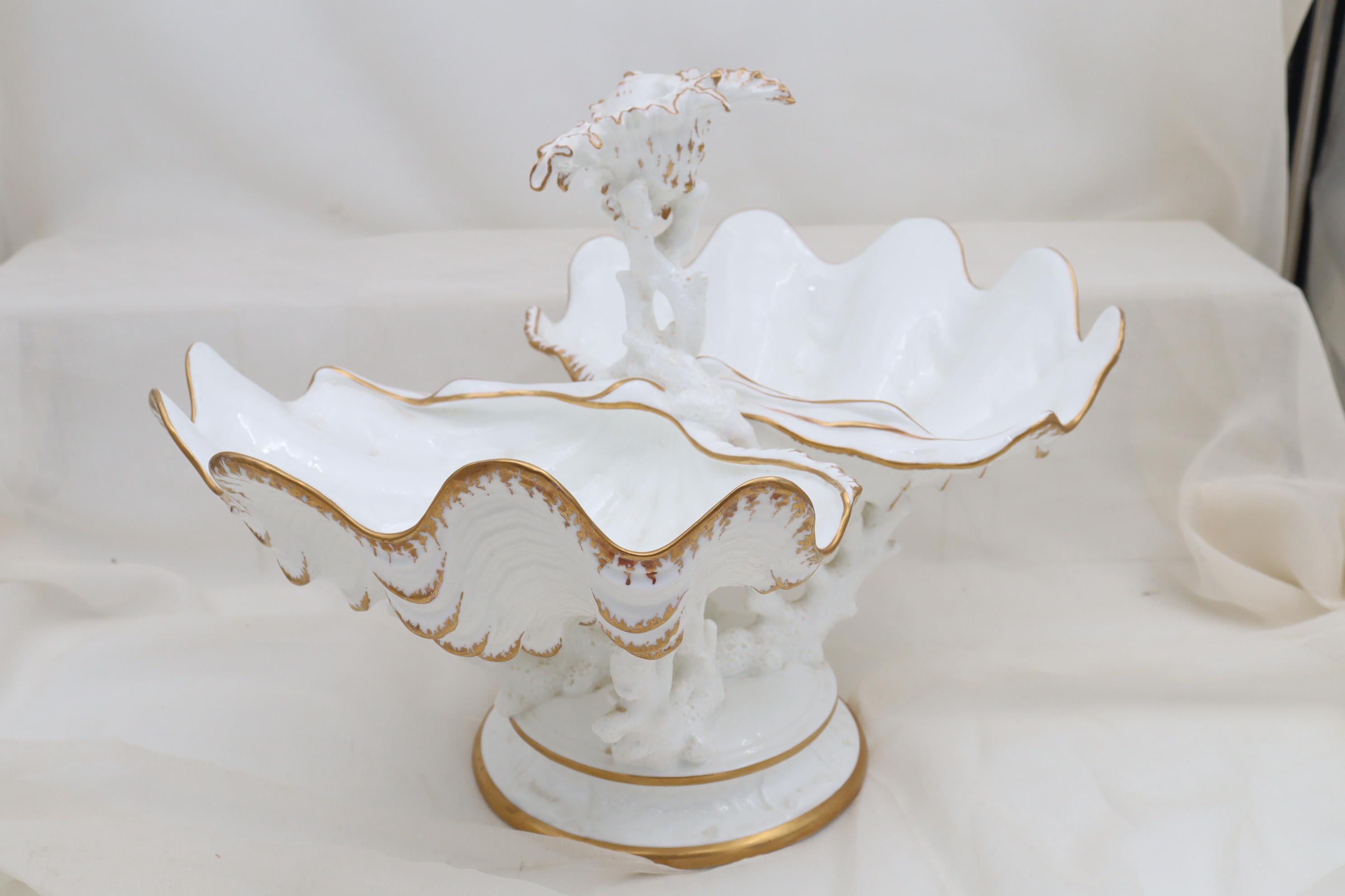 High Victorian Wedgwood gilt bone china clam shell centrepiece For Sale
