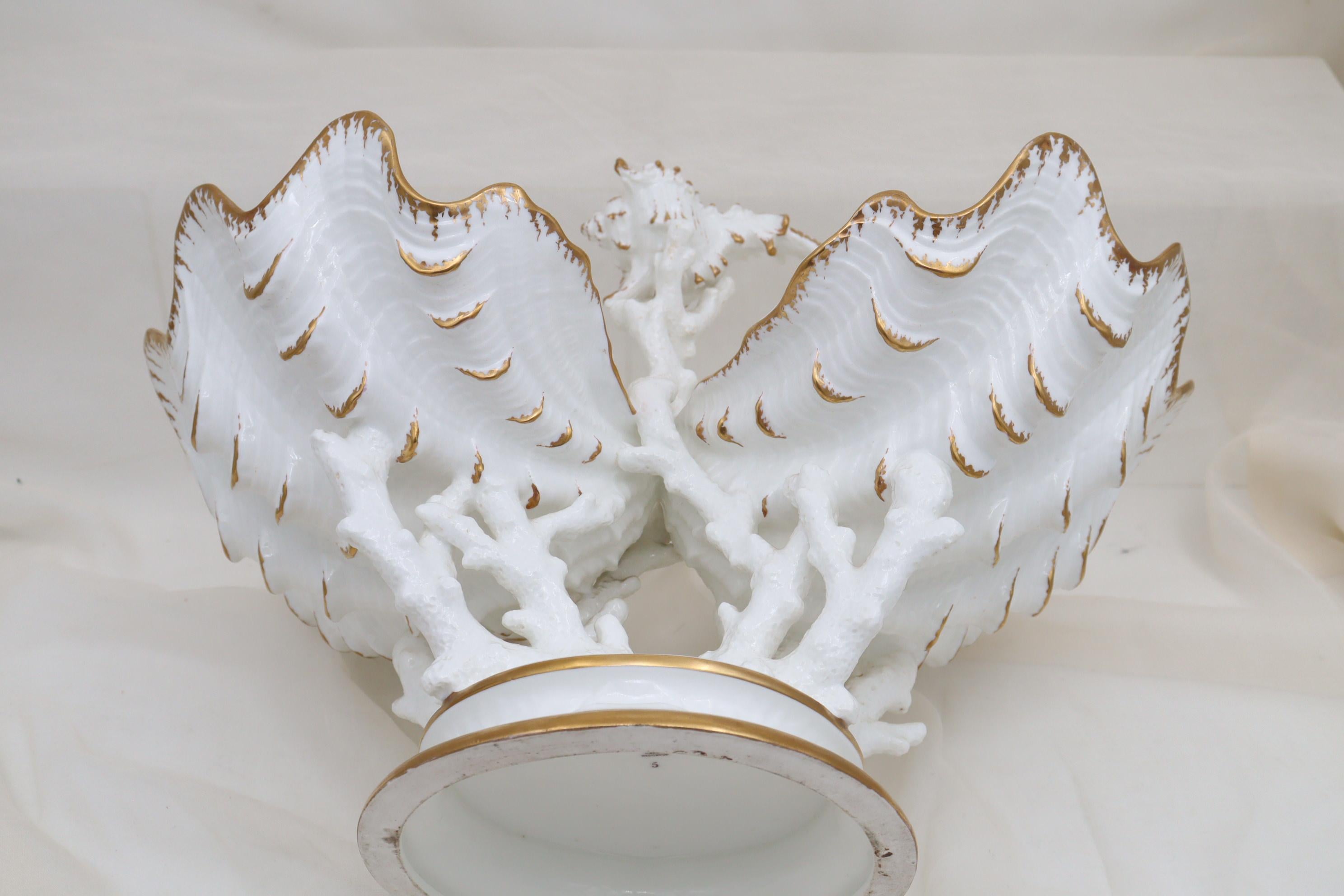 Late 19th Century Wedgwood gilt bone china clam shell centrepiece For Sale