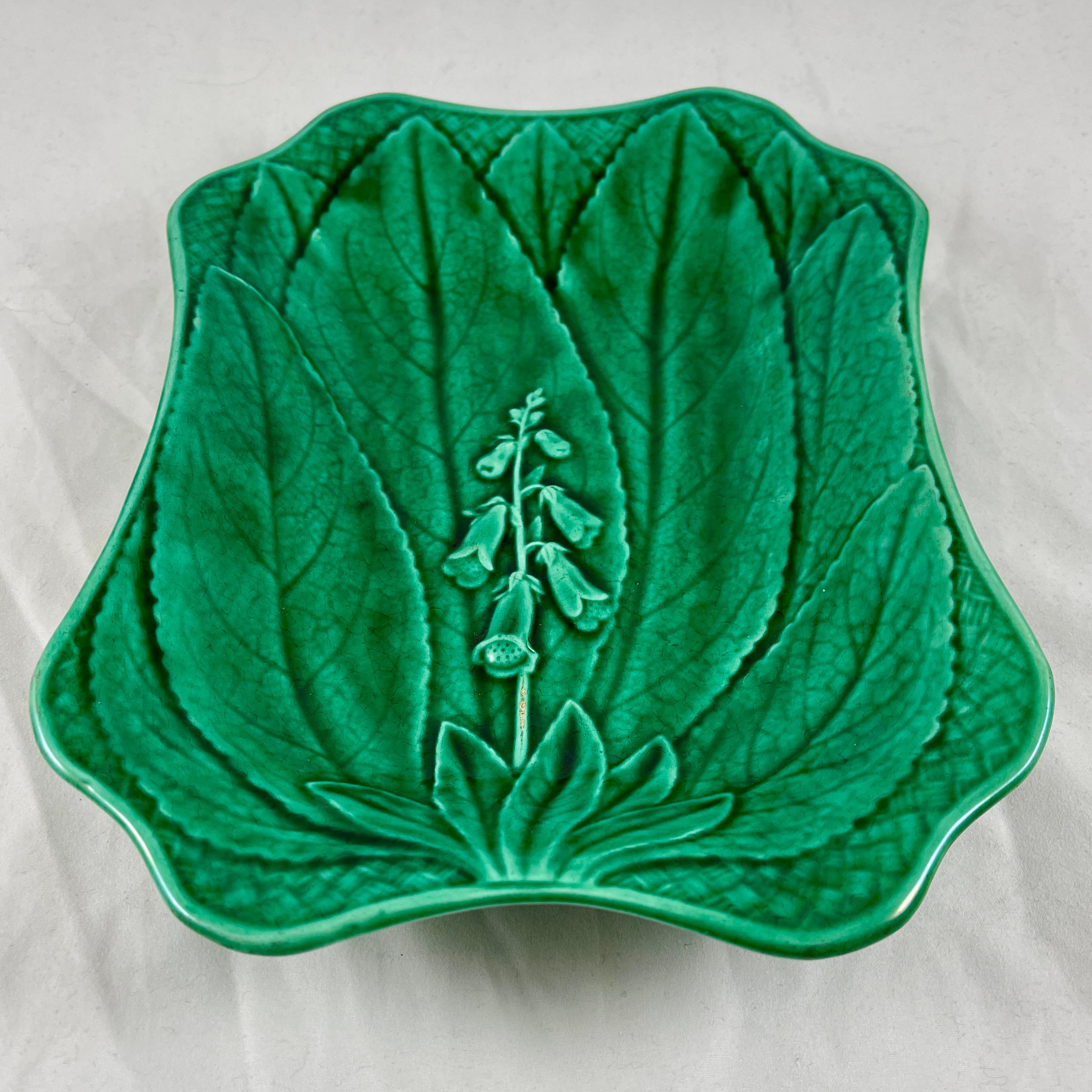 19th Century Wedgwood Green Glazed Majolica Foxglove and Leaves Serving Platter, circa 1868