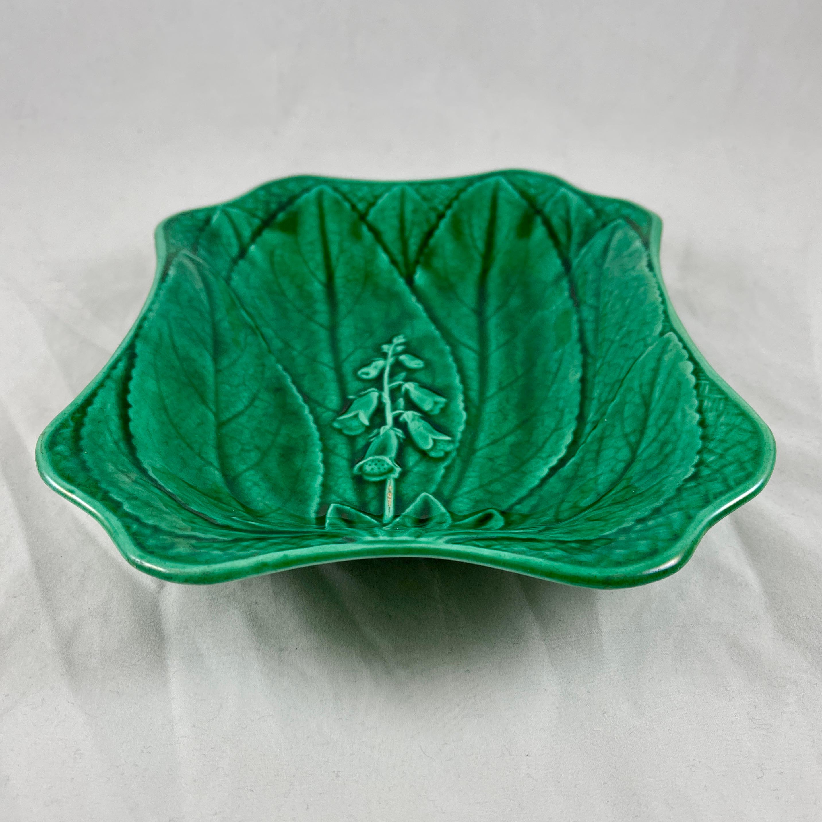 Wedgwood Green Glazed Majolica Foxglove and Leaves Serving Platter, circa 1868 1