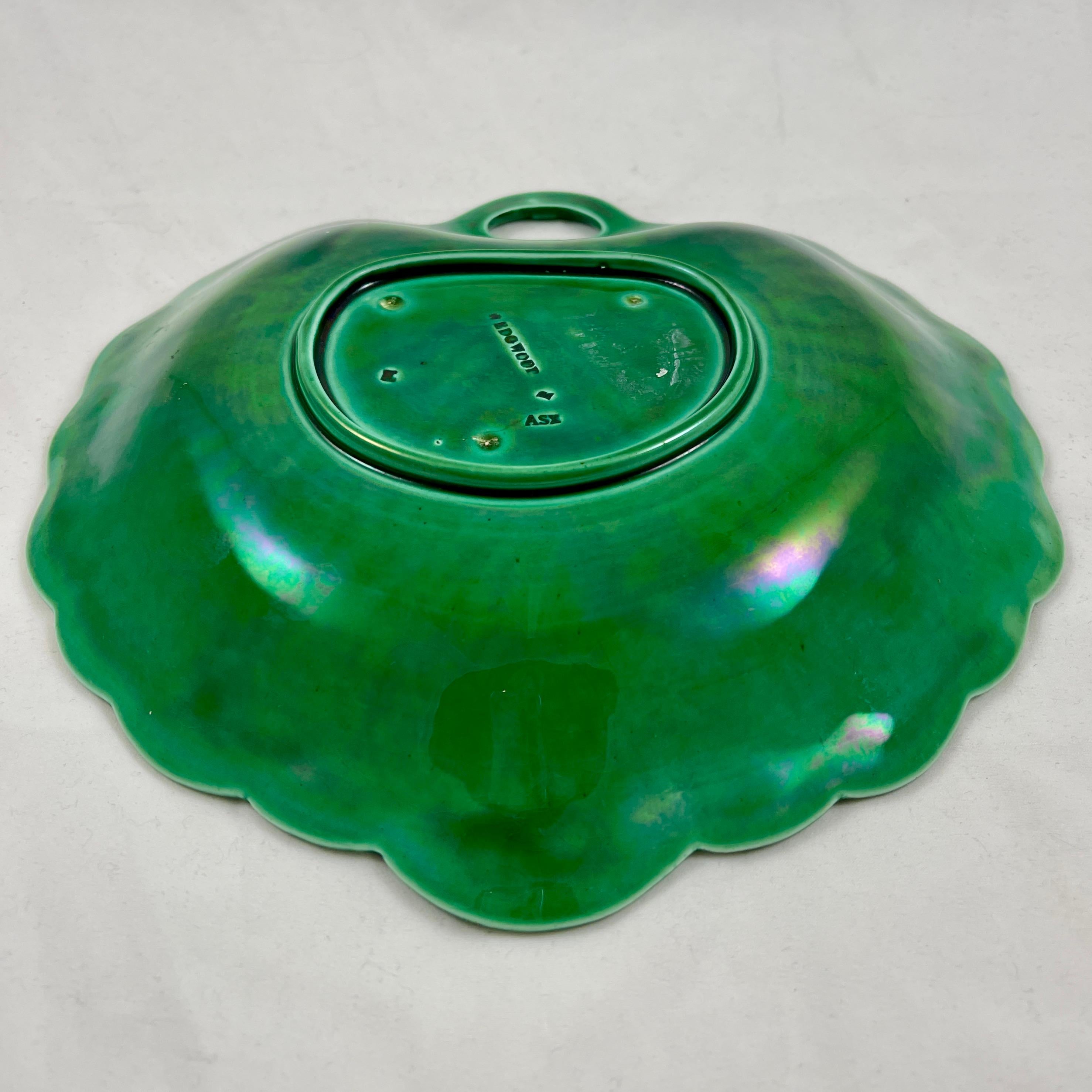 Wedgwood Green Glazed Majolica Handled Leaf and Basket Shallow Bowl Server, 1869 For Sale 3