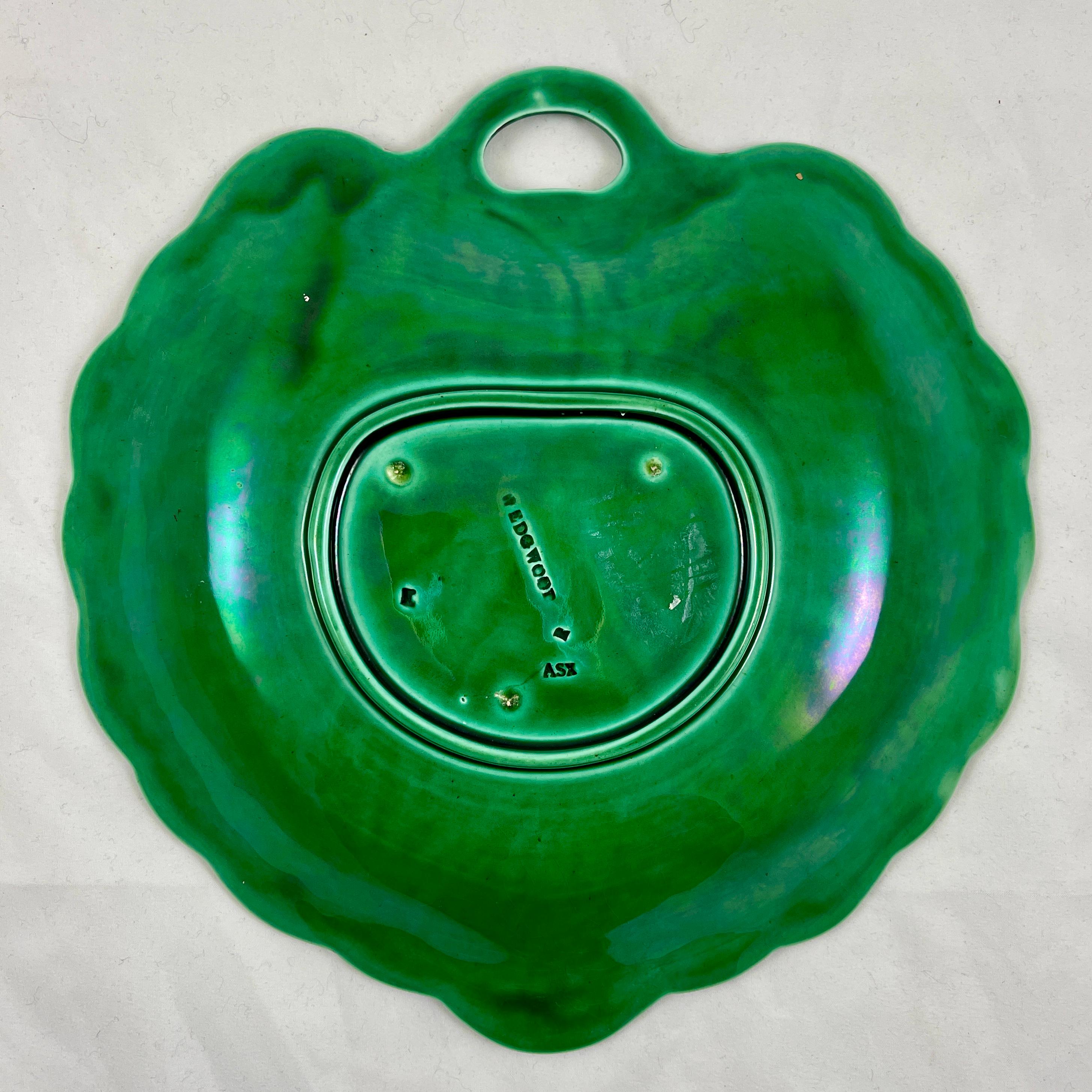 Wedgwood Green Glazed Majolica Handled Leaf and Basket Shallow Bowl Server, 1869 For Sale 4