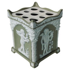 Siglo XVIII Wedgwood Maceta de gres verde jaspe macizo, Cupido como las estaciones