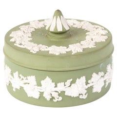 Vintage Wedgwood Green Jasperware Neoclassical Cameo Trinket Sweets Bomboniere Box 