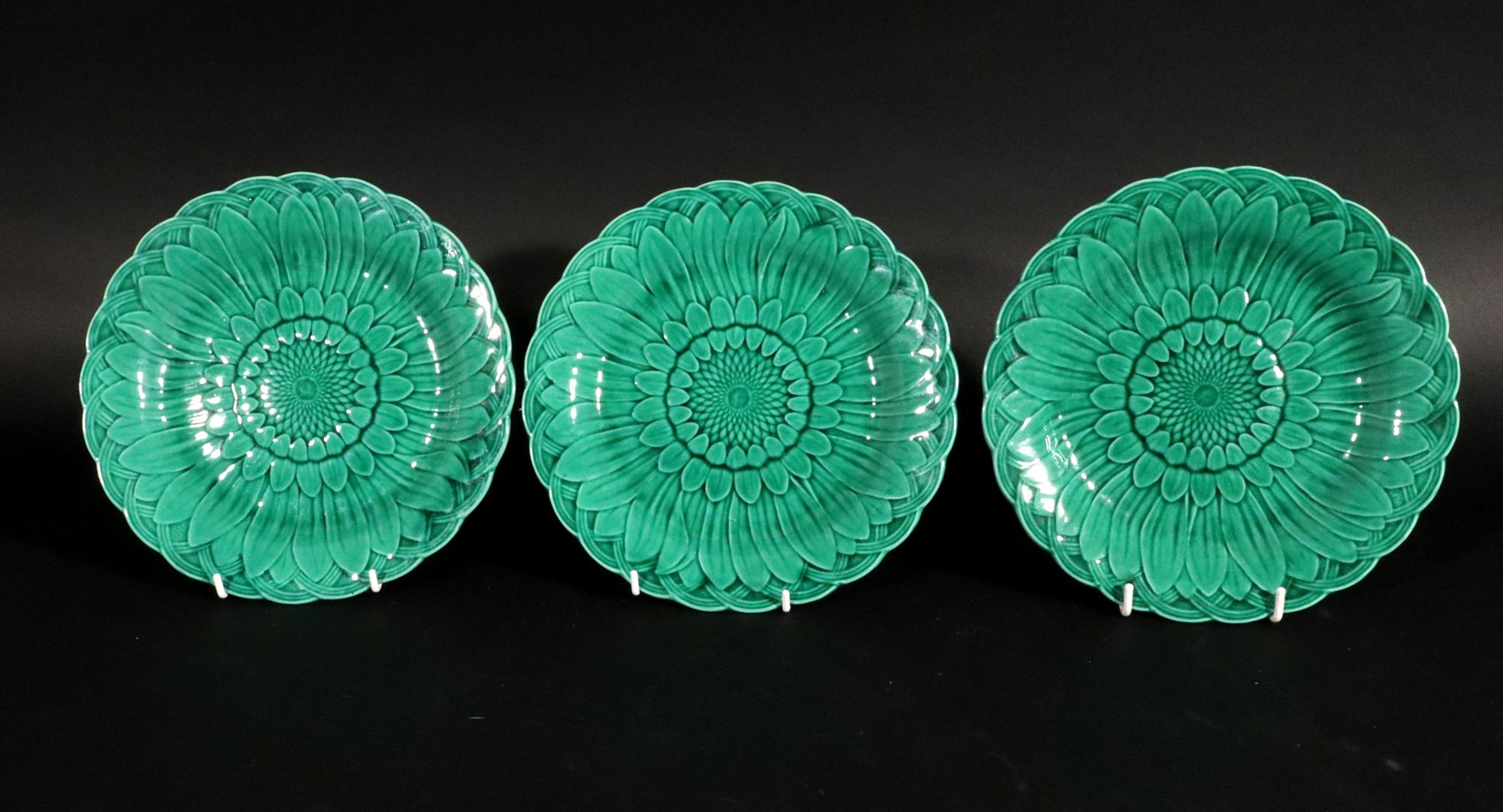 Juego de Platos Girasol de loza mayólica verde Wedgwood (15) en venta 3