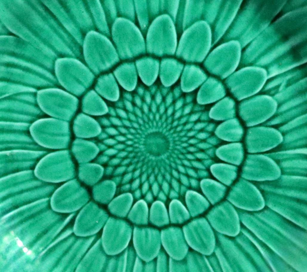Juego de Platos Girasol de loza mayólica verde Wedgwood (15) siglo XIX en venta