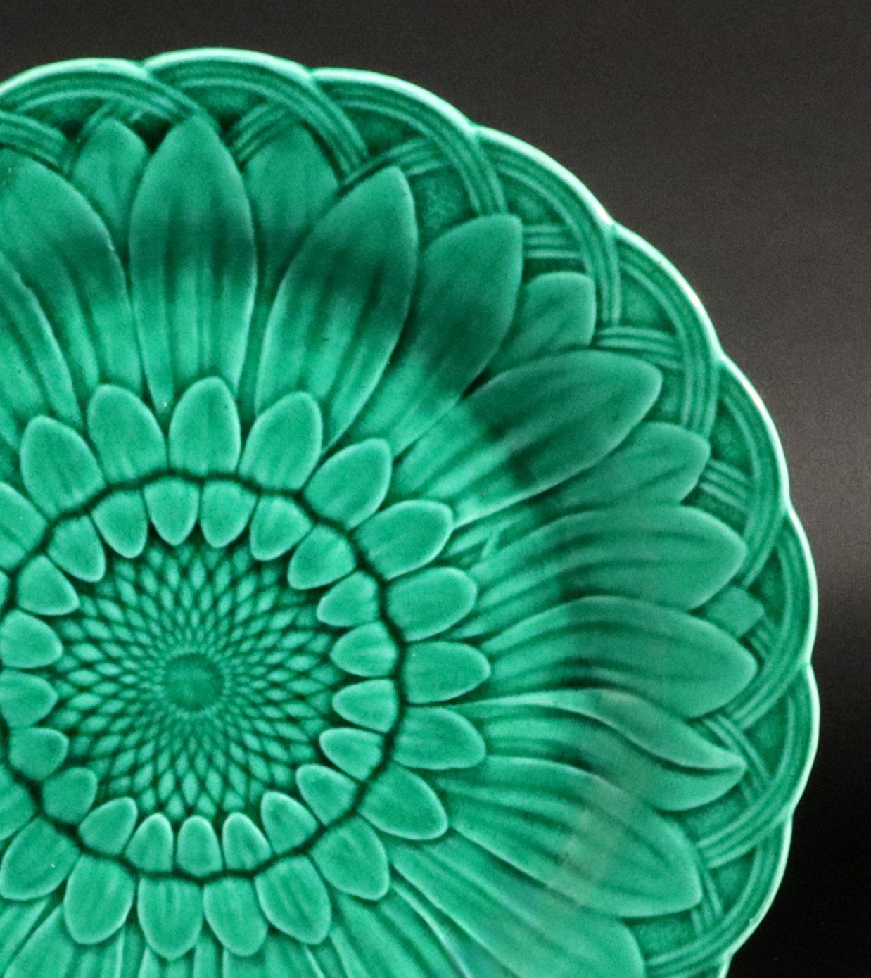 Juego de Platos Girasol de loza mayólica verde Wedgwood (15) Loza de barro en venta