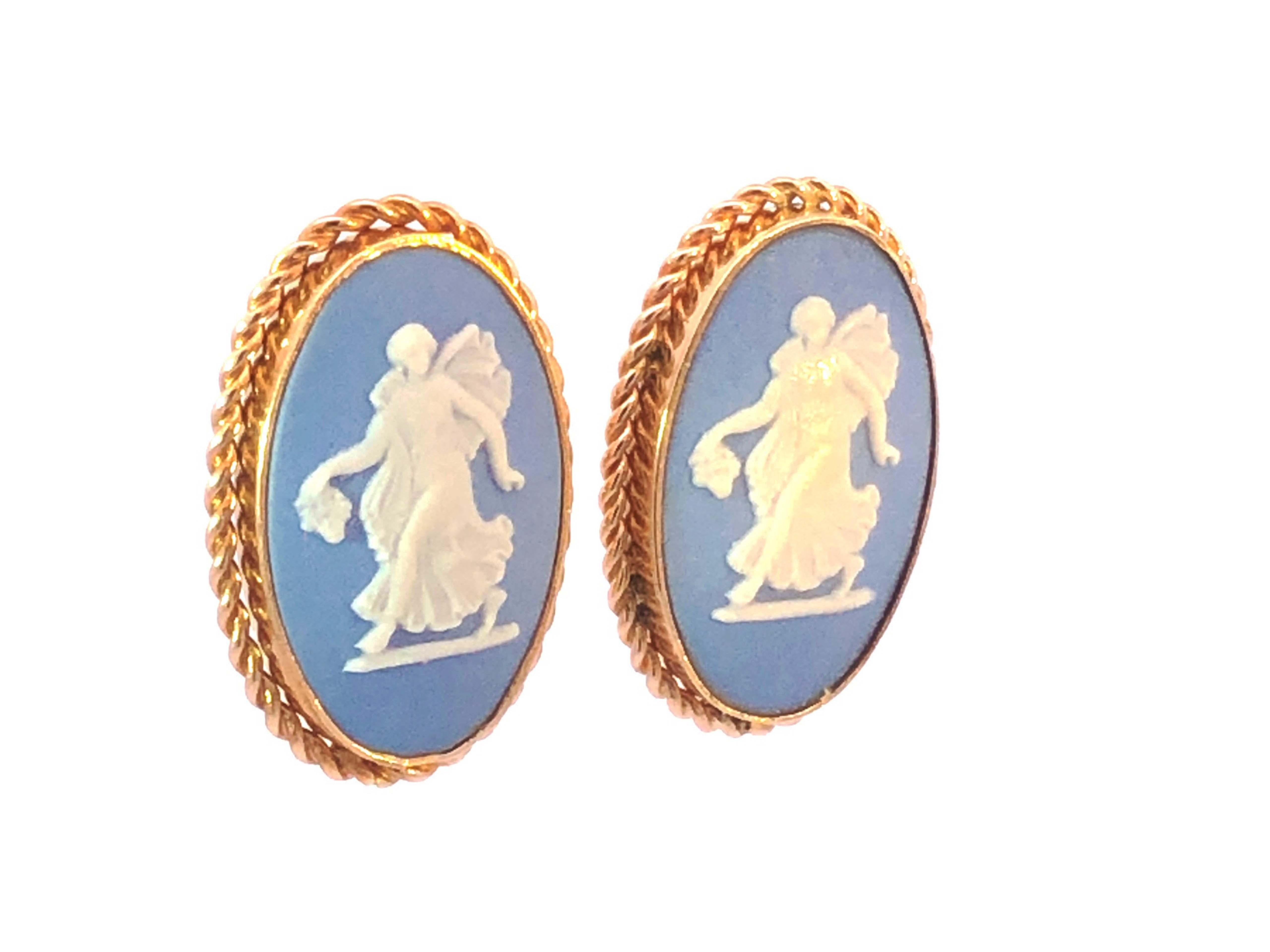 Modern Wedgwood Jasper Wear Blue Oval Earrings & Pendant Brooch Set in 14K Yellow Gold For Sale