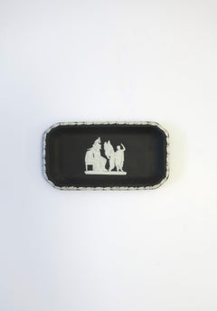 Piatto portagioie Wedgwood in diaspro nero e basalto bianco Neoclassico, anni '60