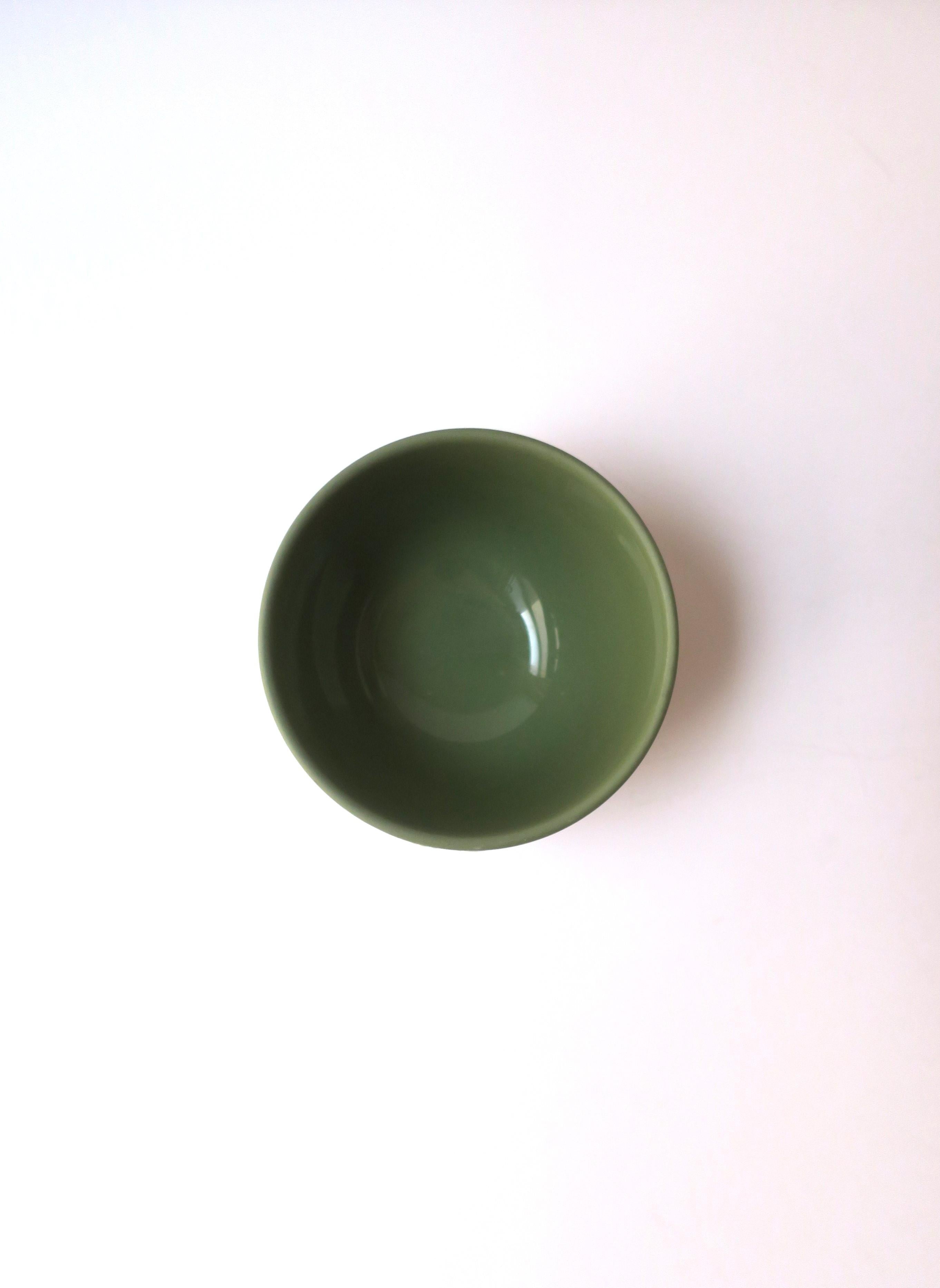 Wedgwood Jasperware Bowl Sage Green and White in the Neoclassical Style For Sale 5