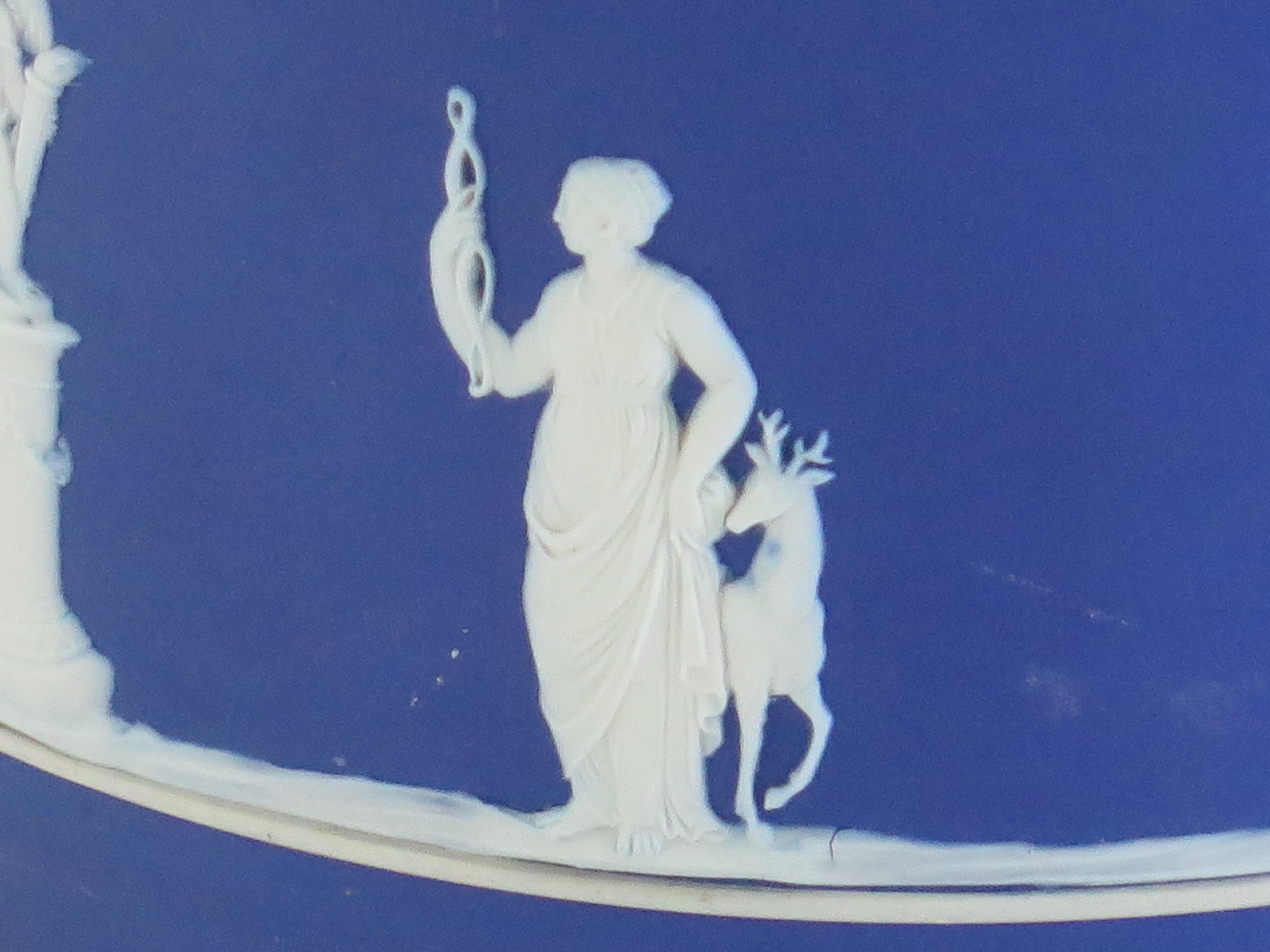 Jardiniere di Wedgwood in diaspro con figure classiche completamente marcato, 1930 ca. in vendita 6