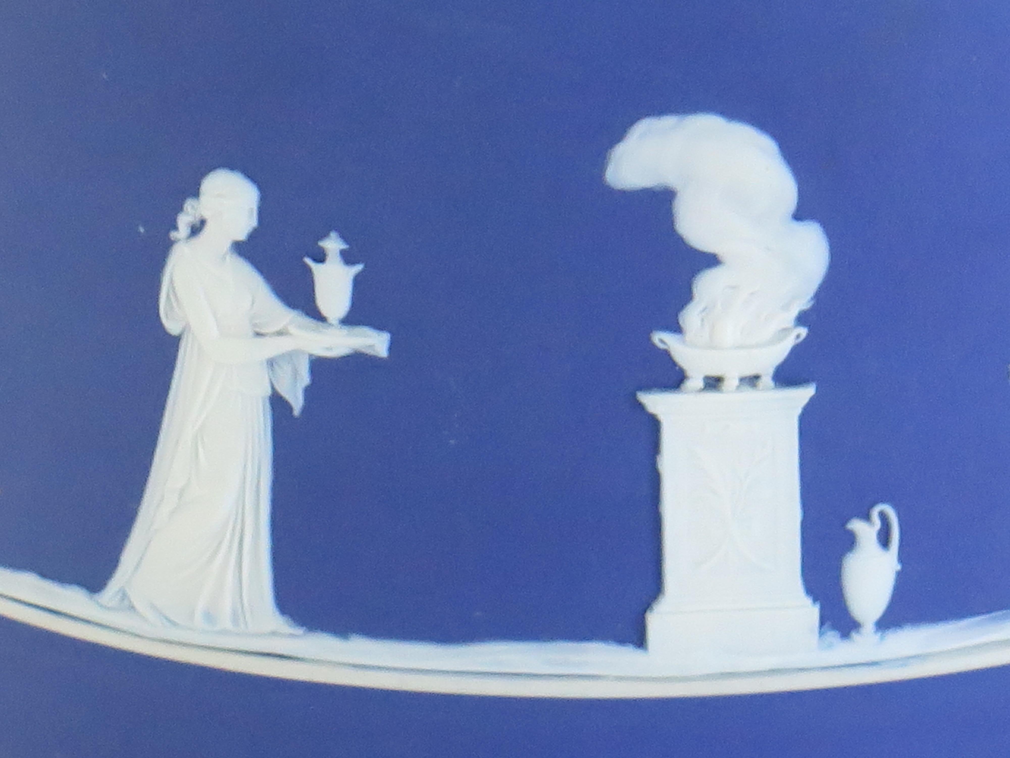 Jardiniere di Wedgwood in diaspro con figure classiche completamente marcato, 1930 ca. in vendita 7
