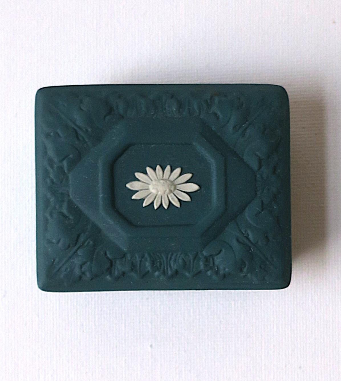 Wedgwood Jasperware Jewelry Box For Sale 3