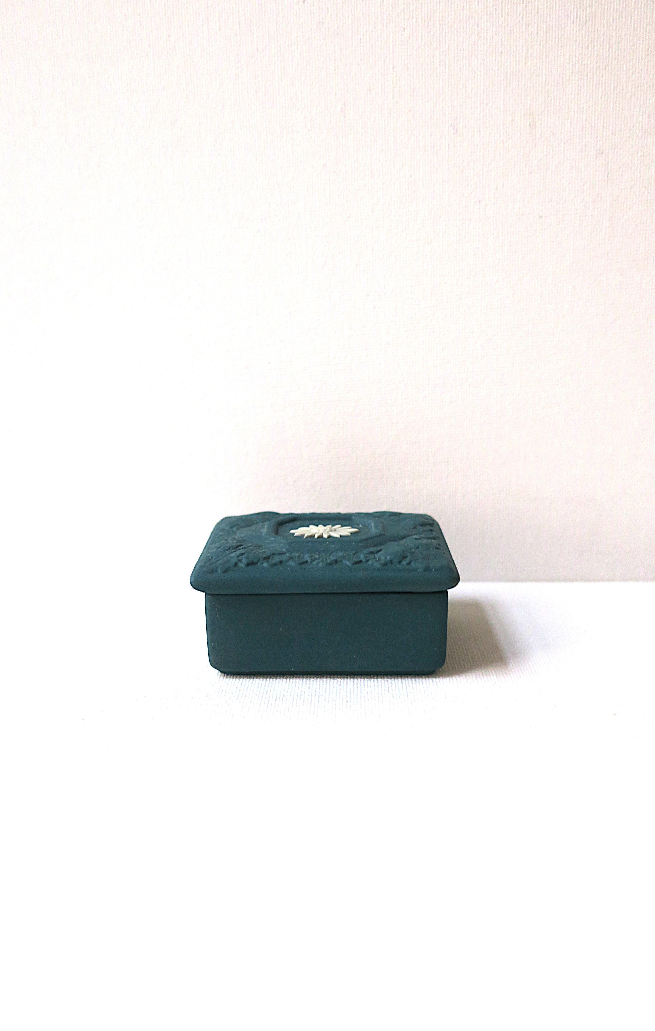 English Wedgwood Jasperware Jewelry Box For Sale