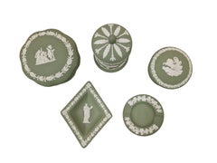 Wedgwood Jasperware boîtes à couvercle bols de service classicisme Angleterre du milieu du siècle dernier