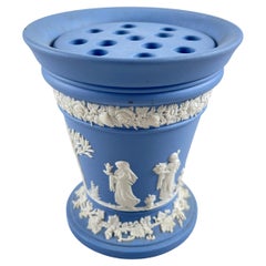 Neoklassizistische Vase aus Jaspisholz von Wedgwood mit Blumenfrosch aus Jaspisware, 1968