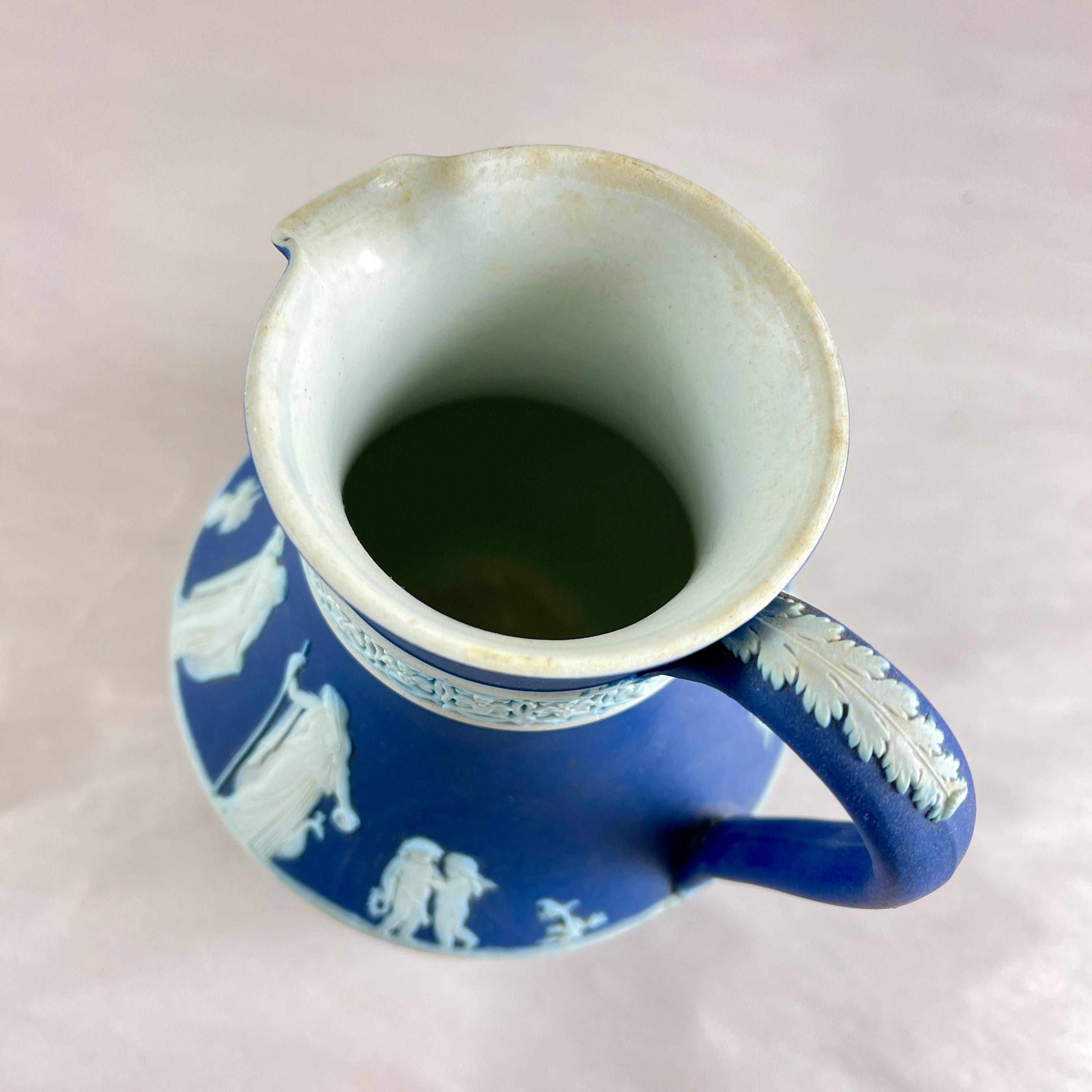 Brocca etrusca neoclassica Royal Blue di Wedgwood in ceramica diaspro in vendita 3