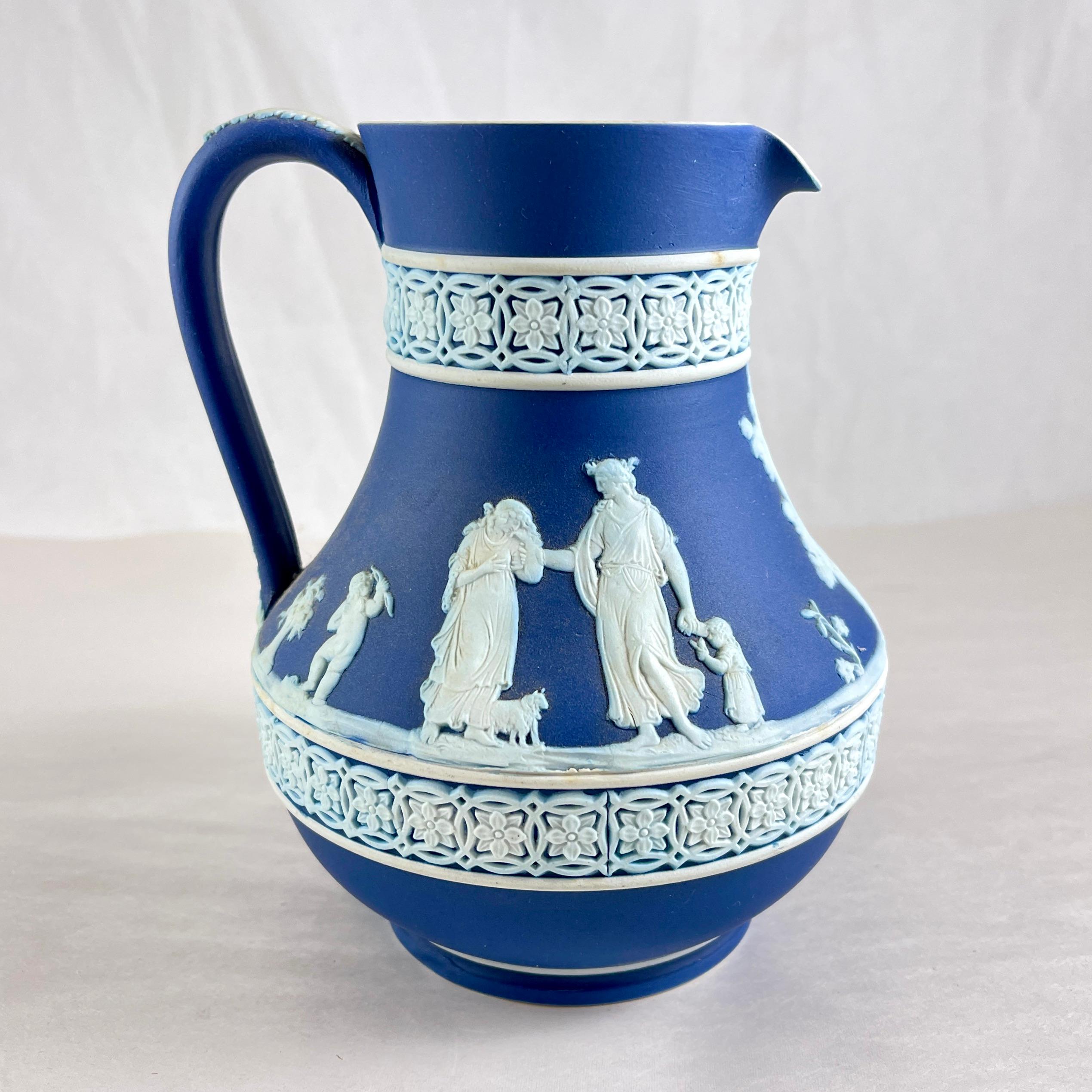 Calco Brocca etrusca neoclassica Royal Blue di Wedgwood in ceramica diaspro in vendita