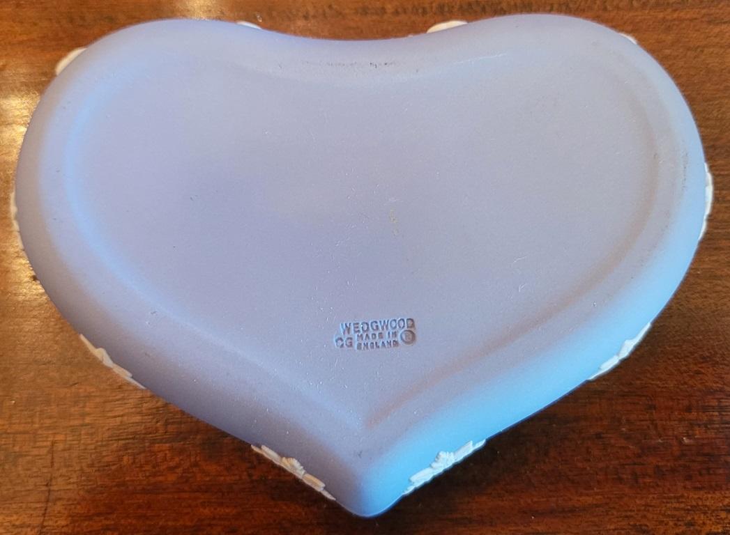 English Wedgwood Jasperware Pale Blue Lidded Heart Trinket Box For Sale