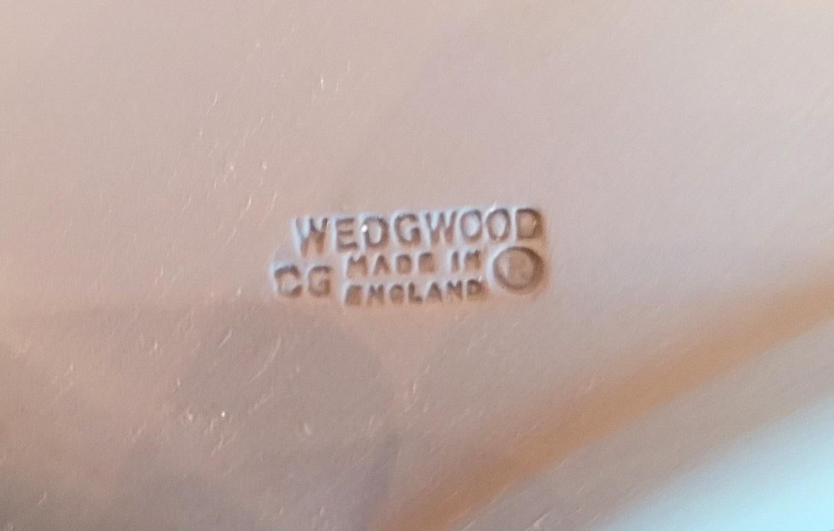 Wedgwood Jaspisware Pale Blue Lidded Heart Trinket Box mit Deckel aus Jaspisholz (Keramik) im Angebot