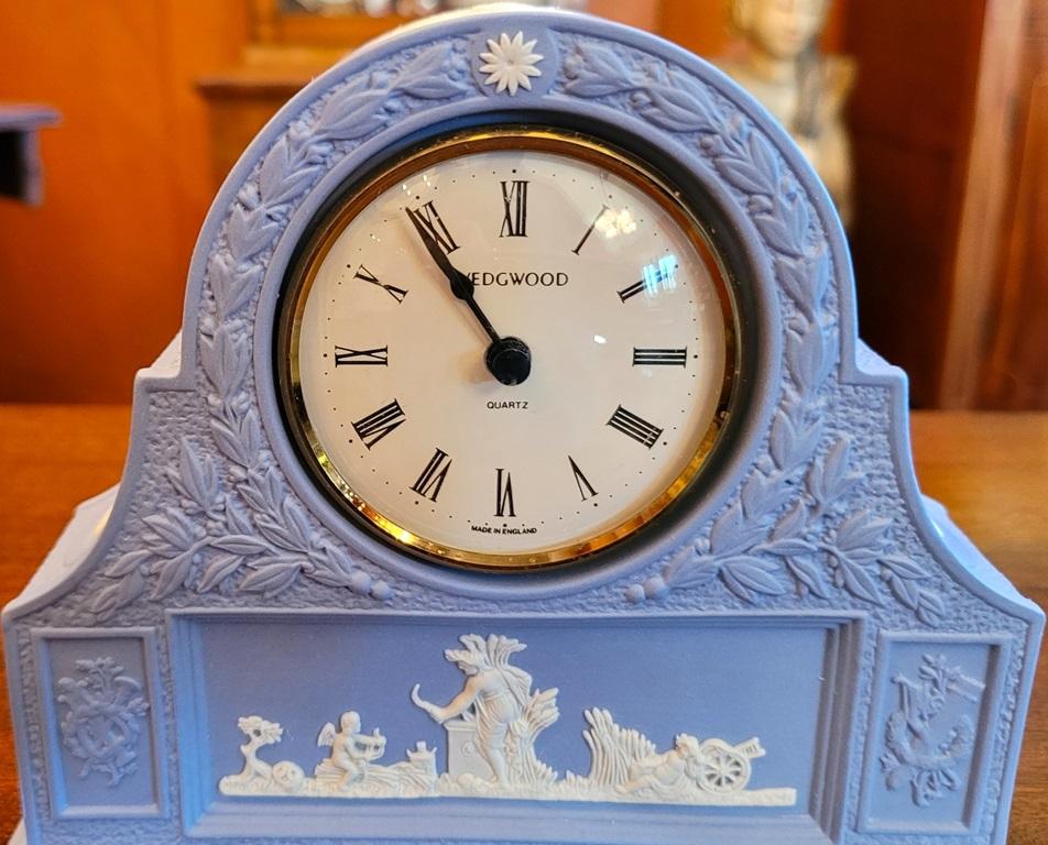 Wedgwood Jasperware Pale Blue Mantel Clock In Good Condition For Sale In Dallas, TX