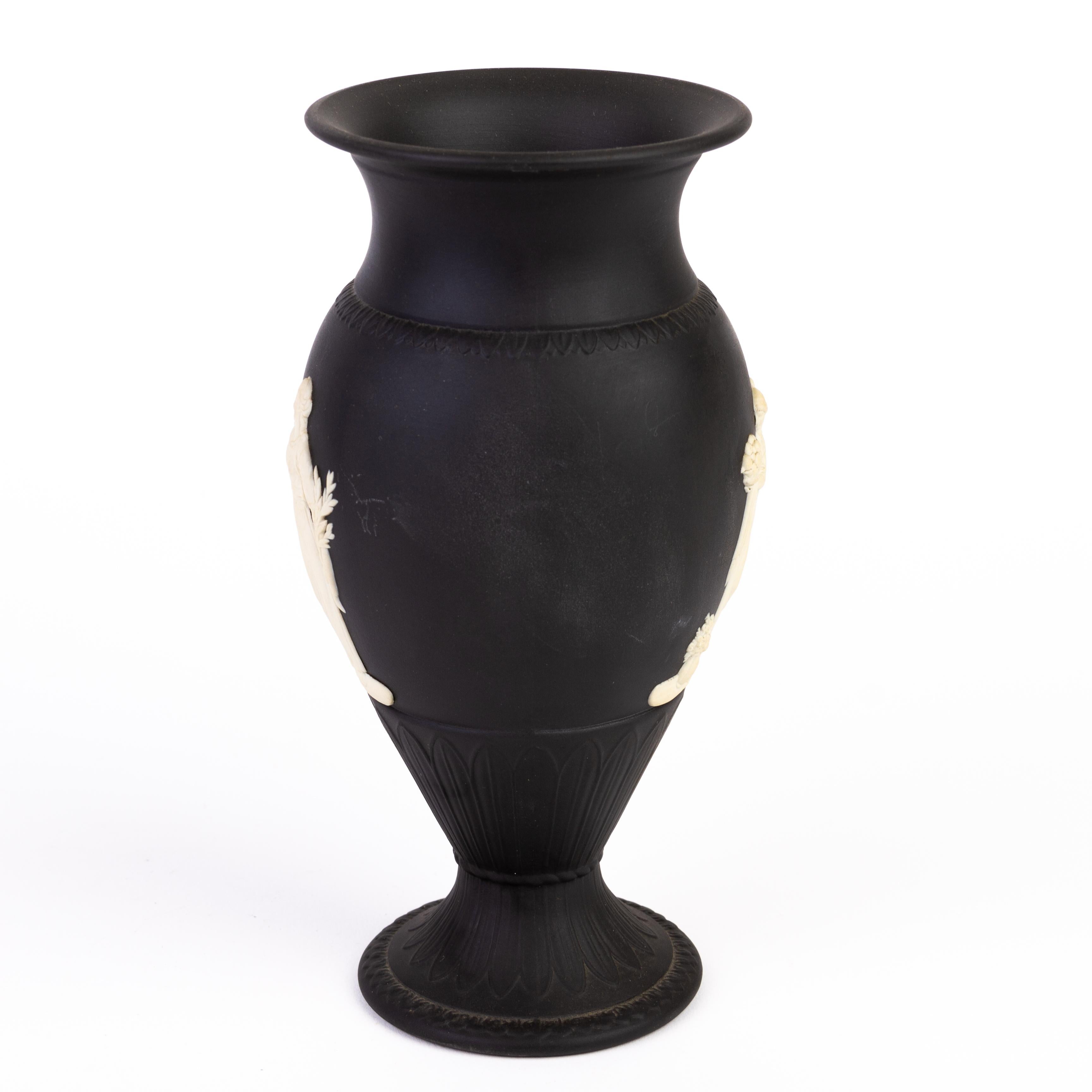 From a private collection.
Free international shipping.
Wedgwood Black Basalt Neoclassical Vase