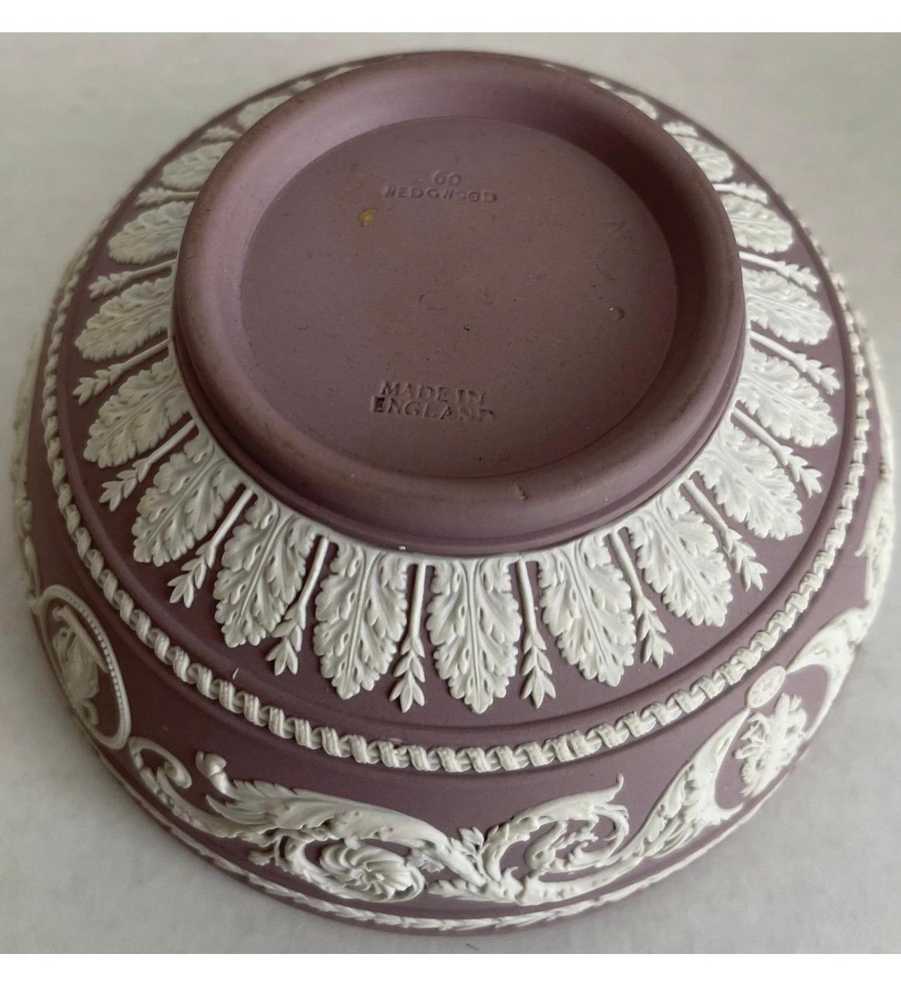 Wedgwood Light Purple Neoclassical Jasperware Bowl In Good Condition In Stamford, CT