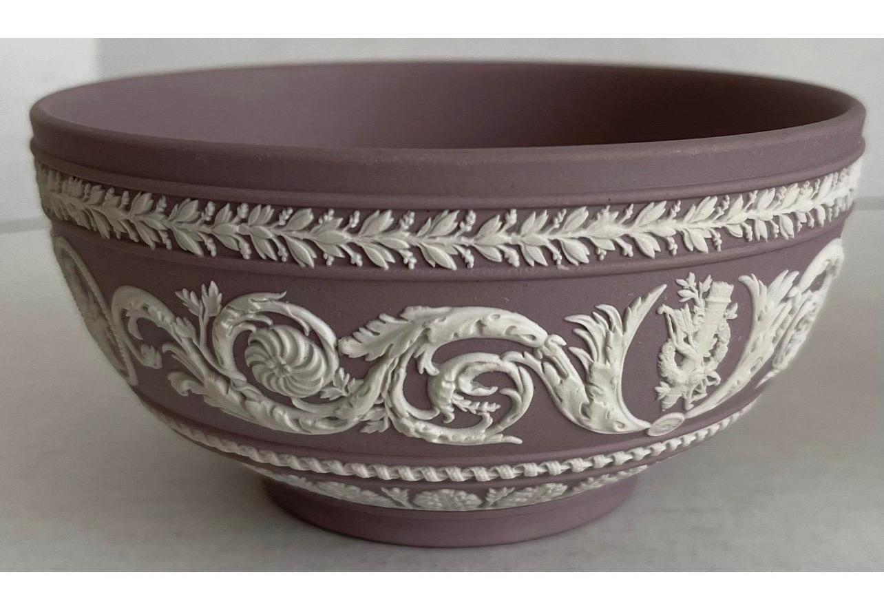 Mid-20th Century Wedgwood Light Purple Neoclassical Jasperware Bowl