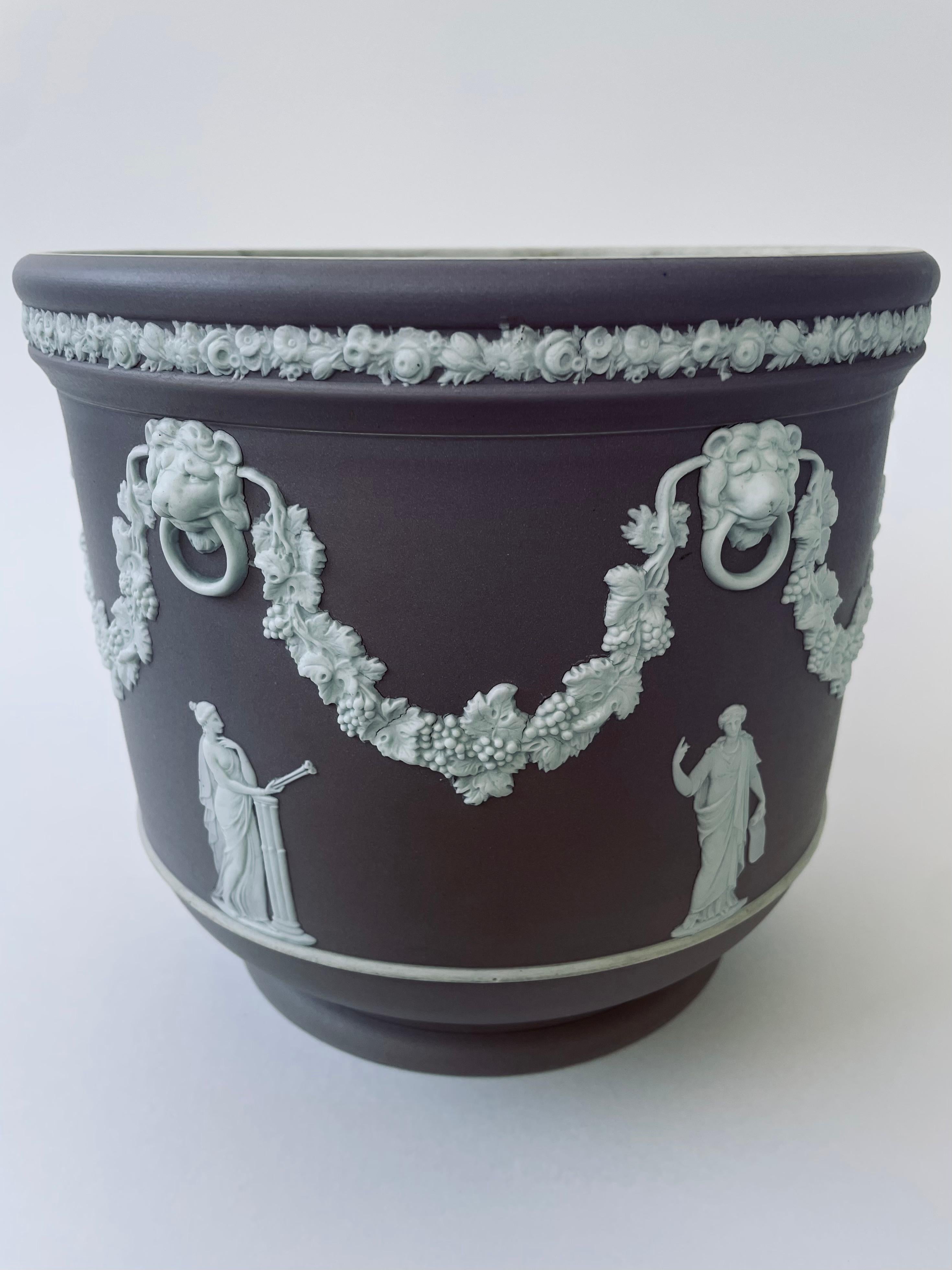 Wedgwood Flieder Jaspis Dip Steingut Garten Topf (20. Jahrhundert) im Angebot