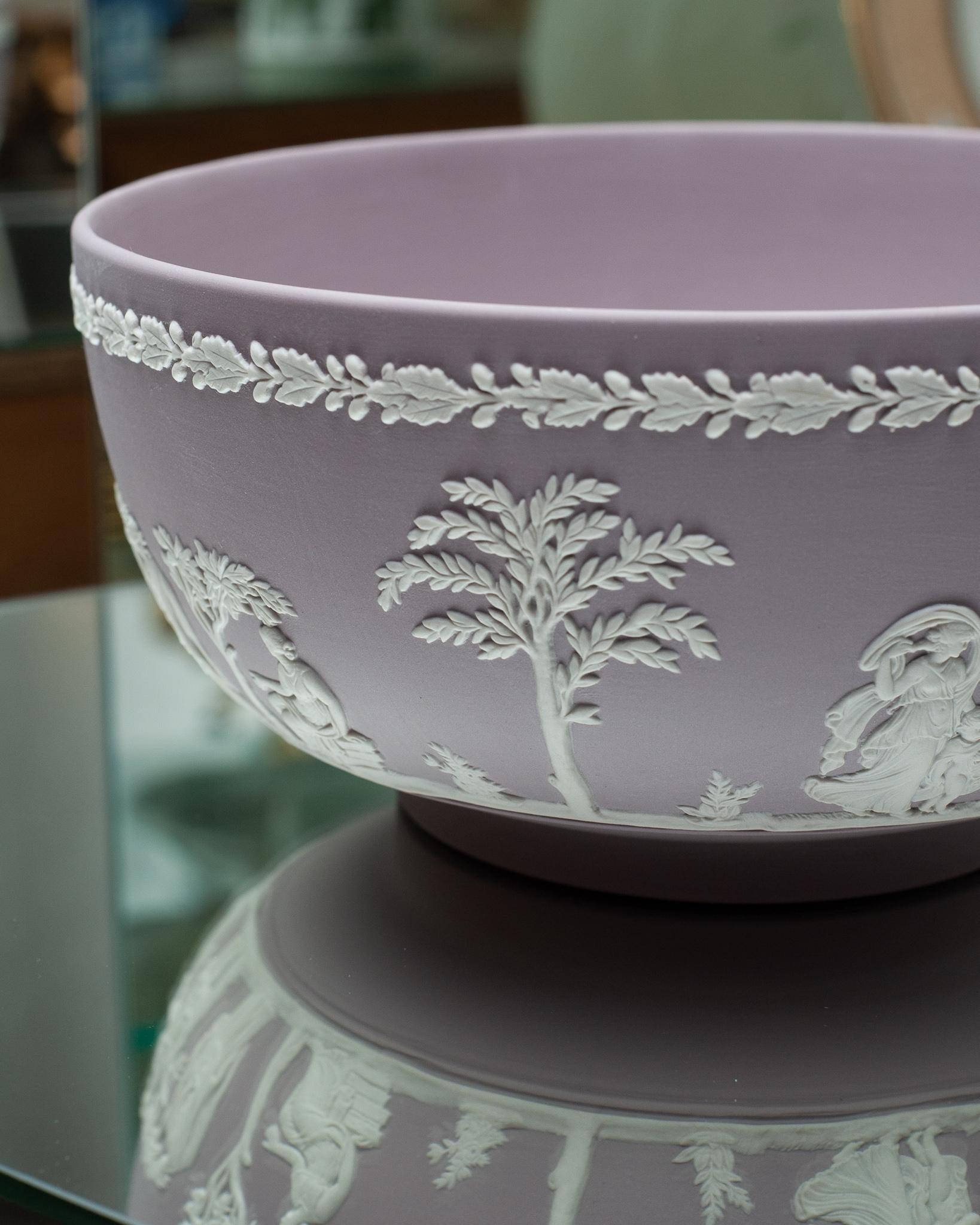 Wedgwood Lilac Jasperware Bowl with White Overlay In Good Condition In Toronto, ON