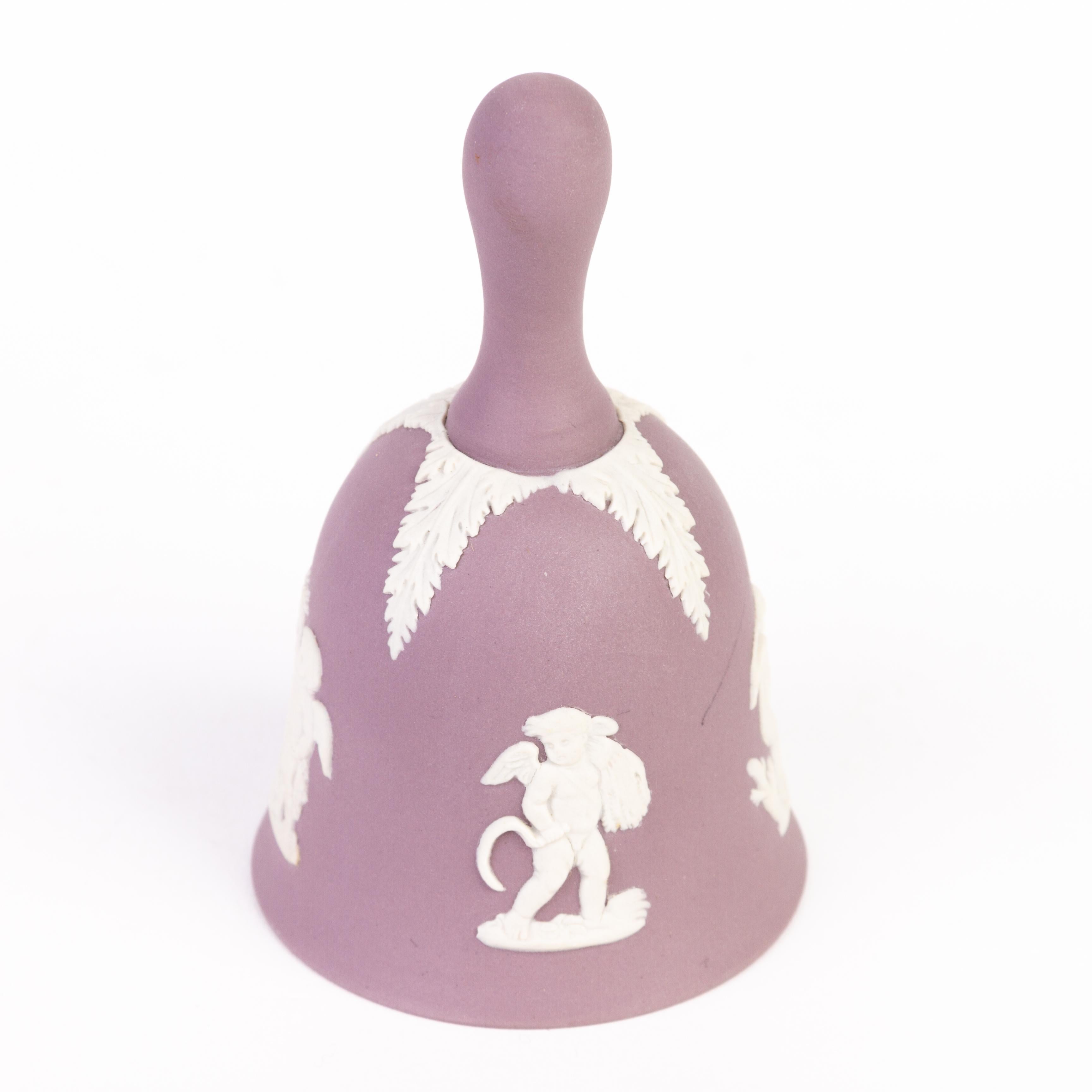 From a private collection.
Free international shipping
Wedgwood Lilac Jasperware Neoclassical Table Bell 