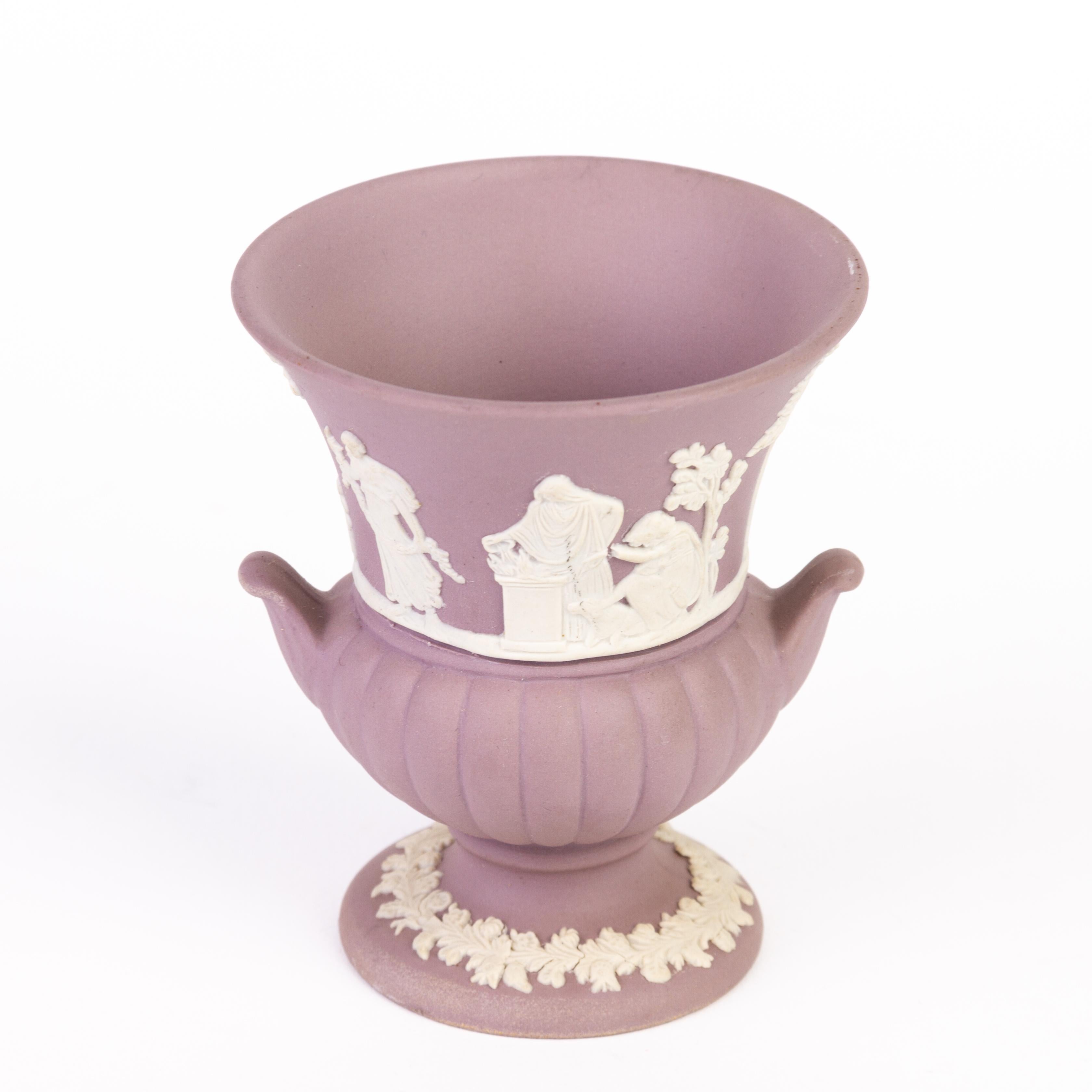 Wedgwood Lilac Jasperware Neoclassical Urn Vase  In Good Condition In Nottingham, GB