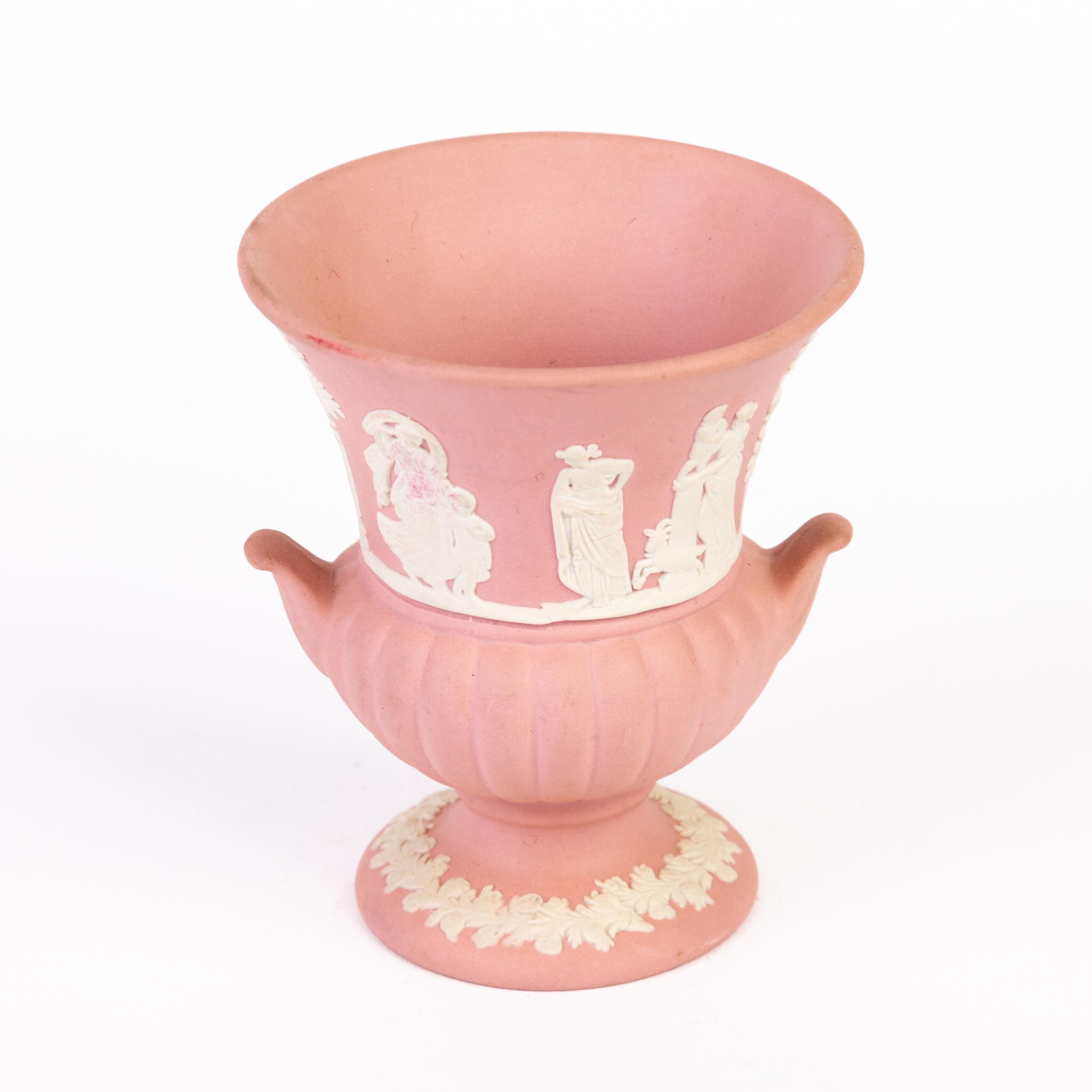 Wedgwood Lilac Jasperware Neoclassical Urn Vase  In Good Condition For Sale In Nottingham, GB