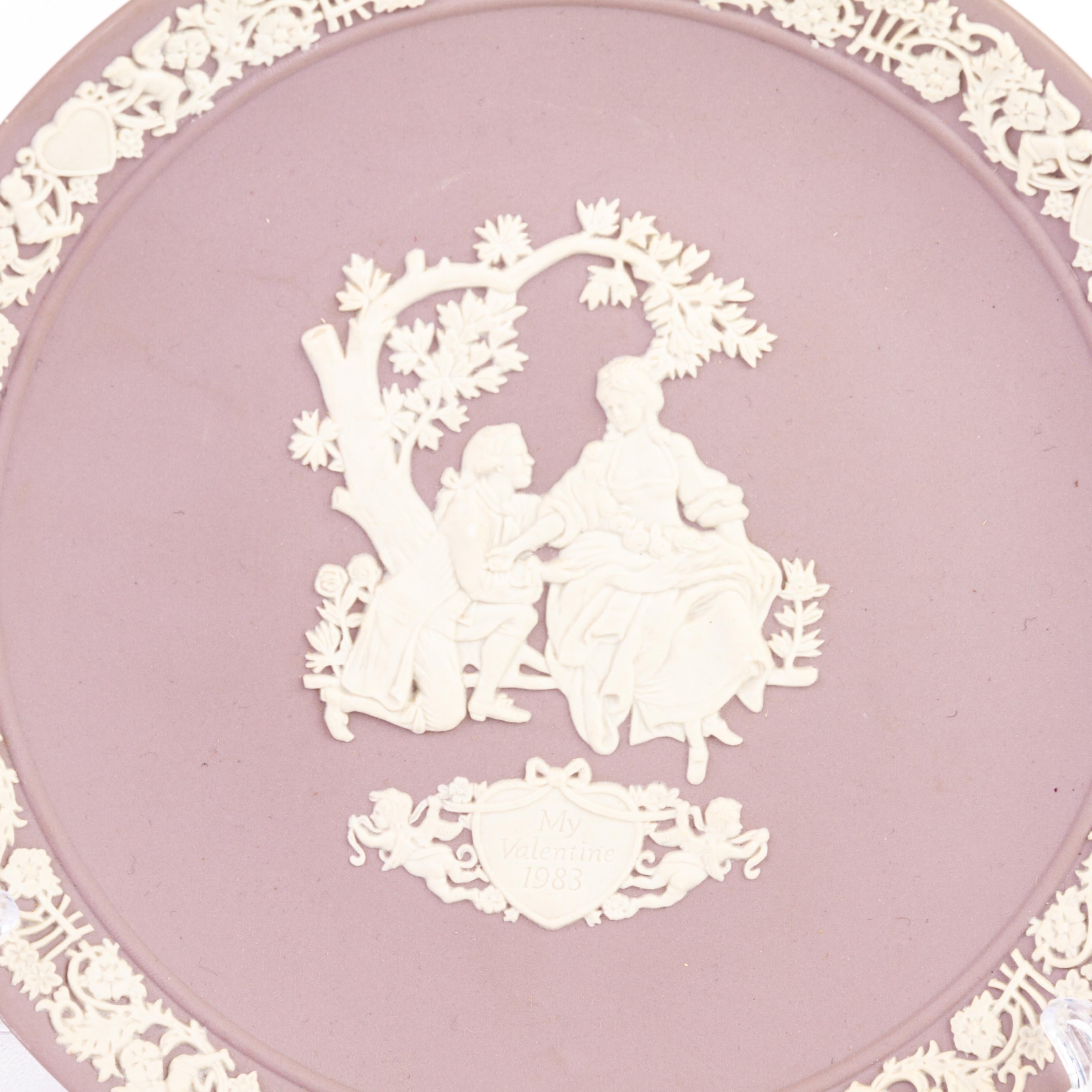 From a private collection.
Free international shipping
Wedgwood Lilac Jasperware Valentine Plate 