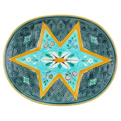 Piatto a stella in maiolica Aesthetic Movement di Wedgwood, datato 1882