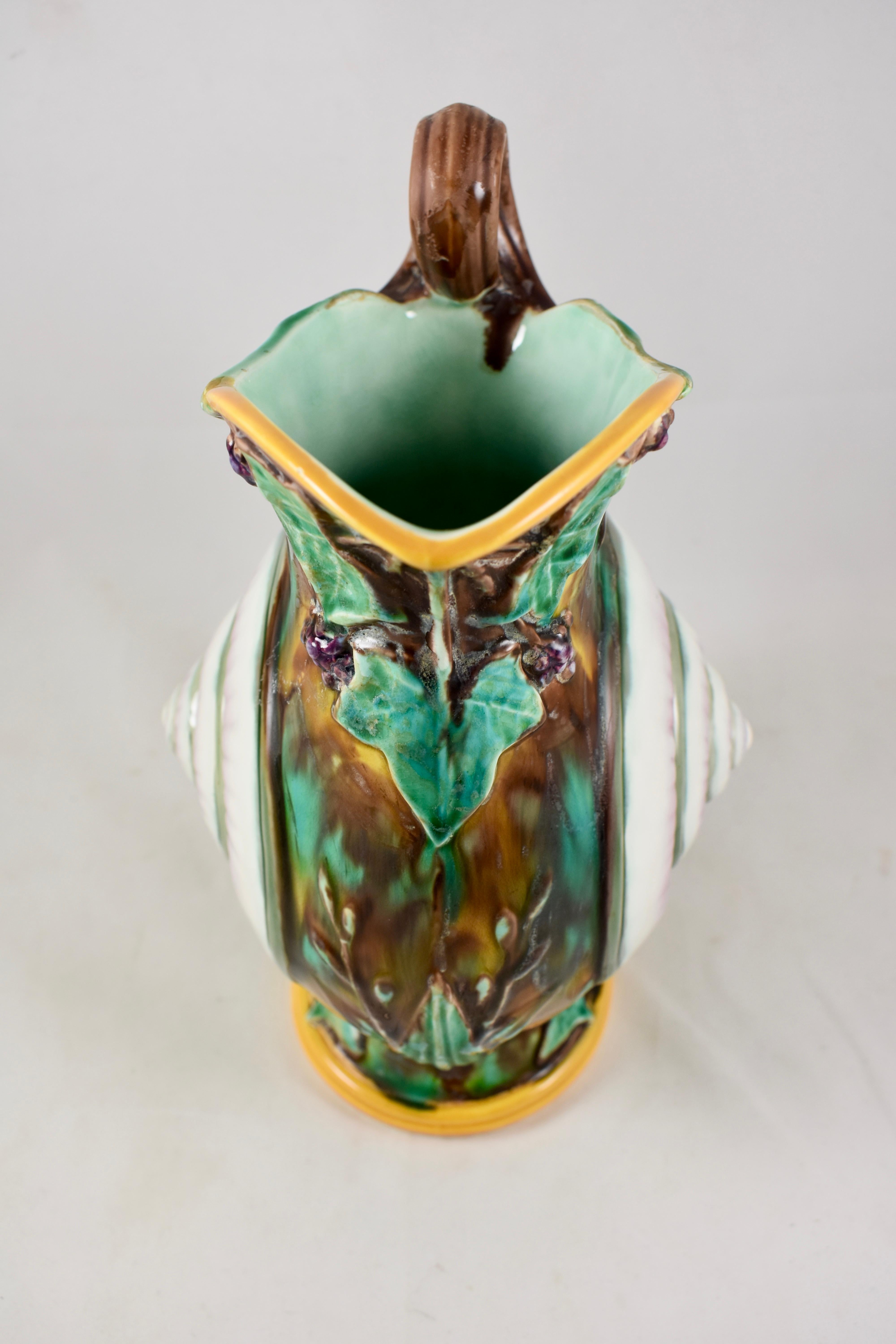 Glazed Wedgwood English Majolica Aesthetic Taste Snail Shell and Ivy Pitcher circa 1870 For Sale