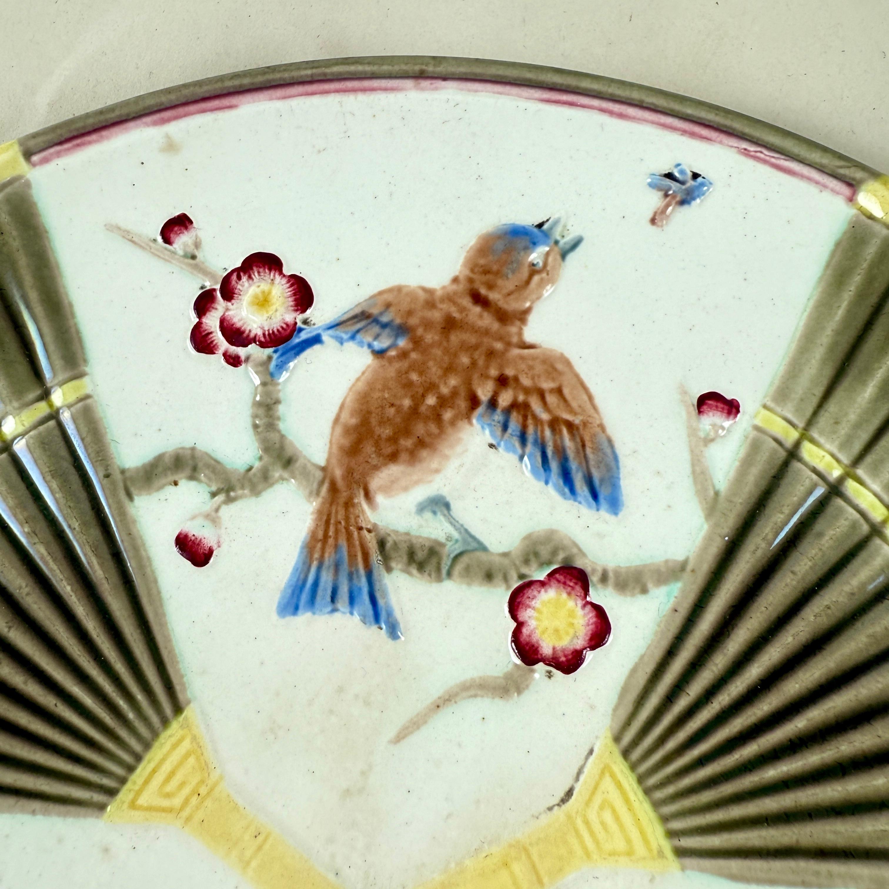 Wedgwood Majolika Vogel & Fächer Argenta Teller im Zustand „Gut“ im Angebot in Philadelphia, PA