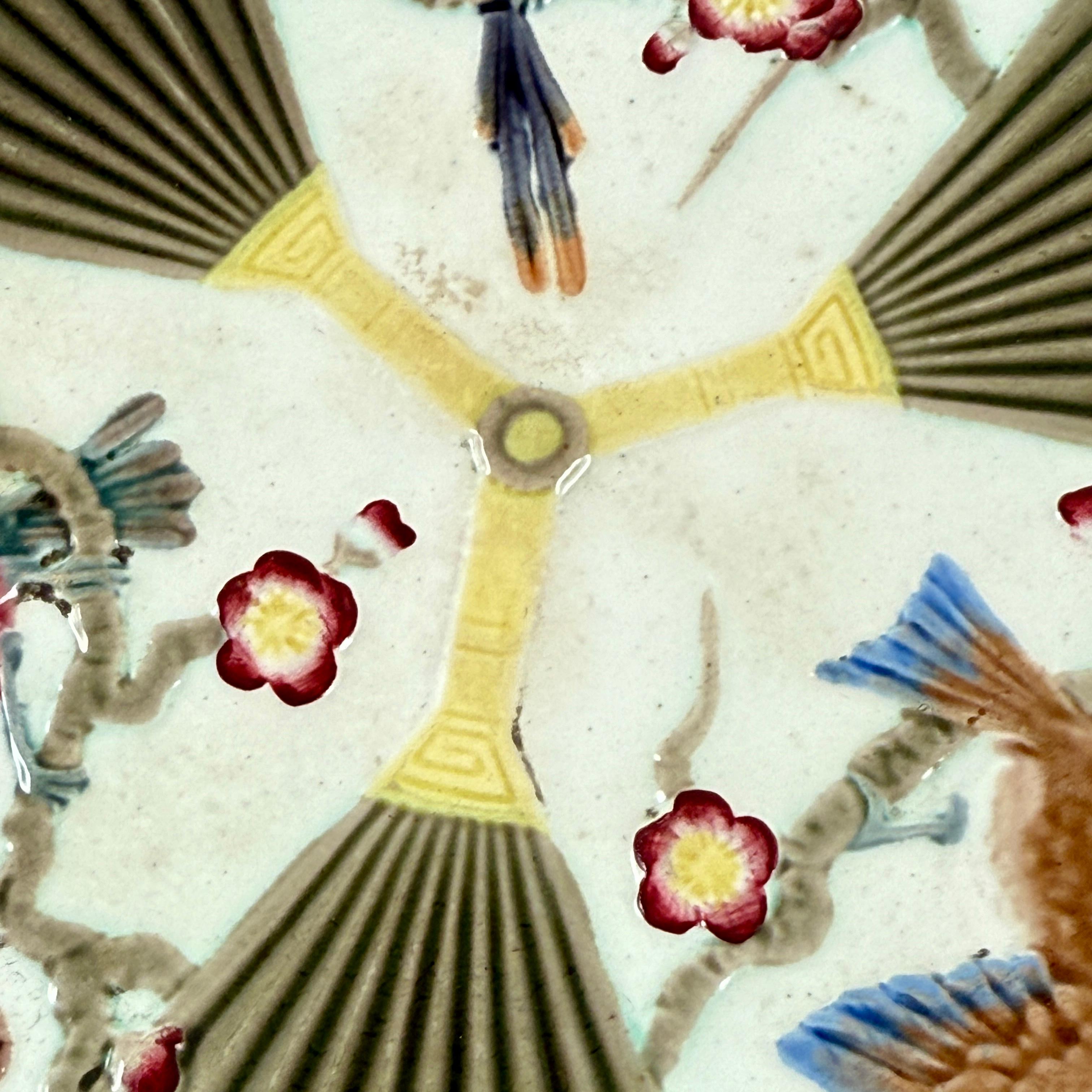 Wedgwood Majolika Vogel & Fächer Argenta Teller (Tonware) im Angebot