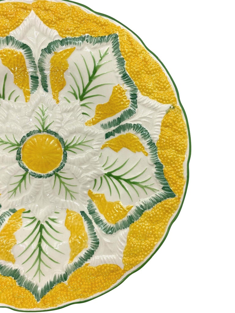 Wedgwood Majolica Cauliflower Pattern 9-in Plate on Yellow Ground, English, 1923 For Sale 1