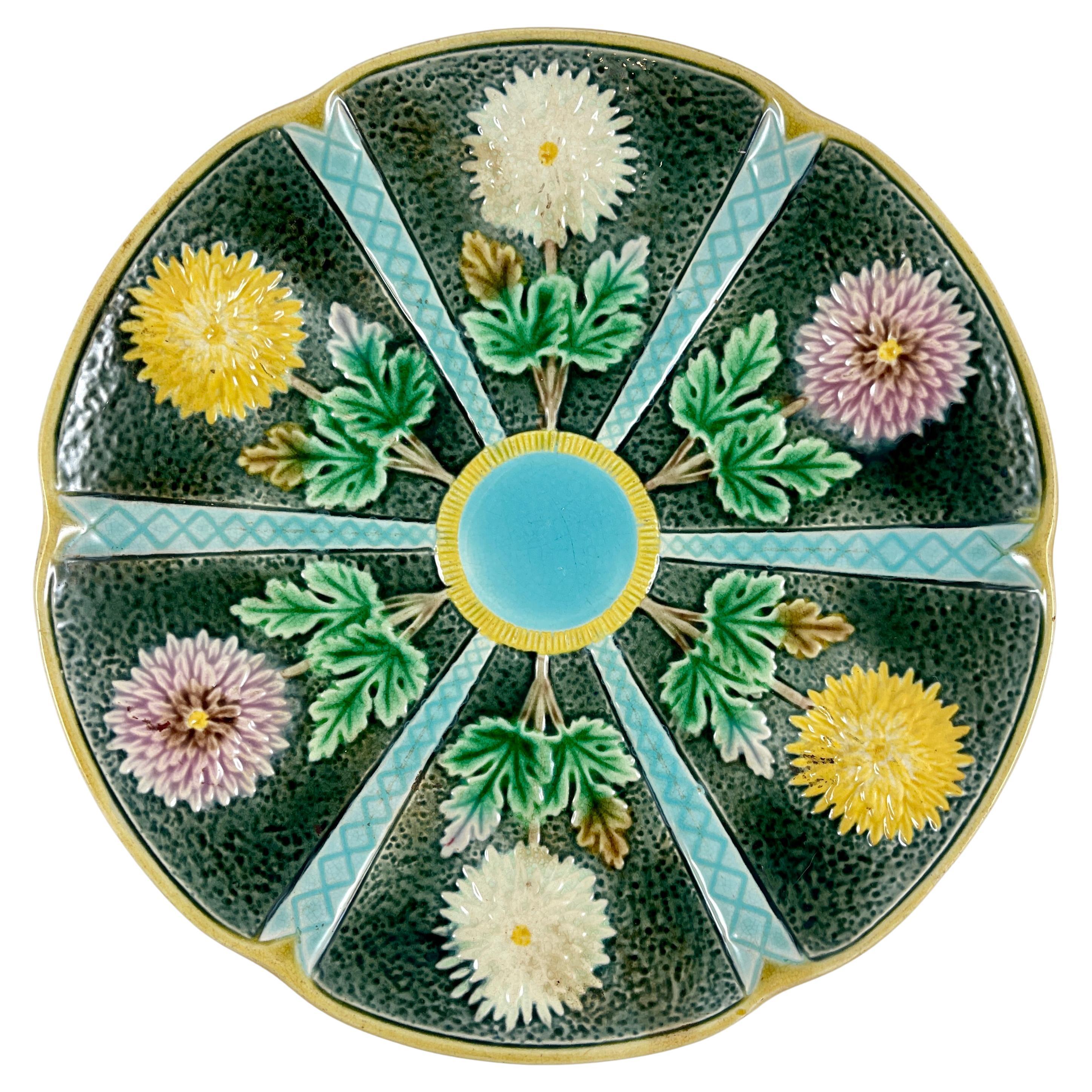 Wedgwood Majolica Chrysanthemum Japonisme Oyster Plate, Date Marked 1883