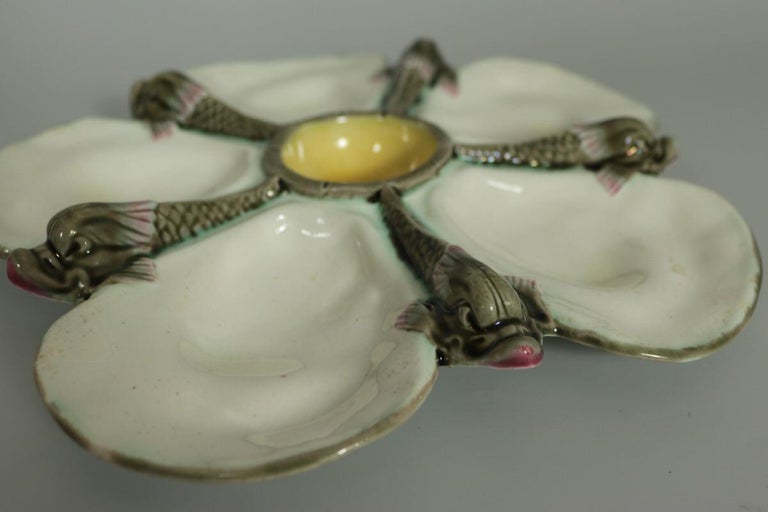 Wedgwood Majolica Dolphin/Fish Oyster Plate In Good Condition For Sale In Chelmsford, Essex
